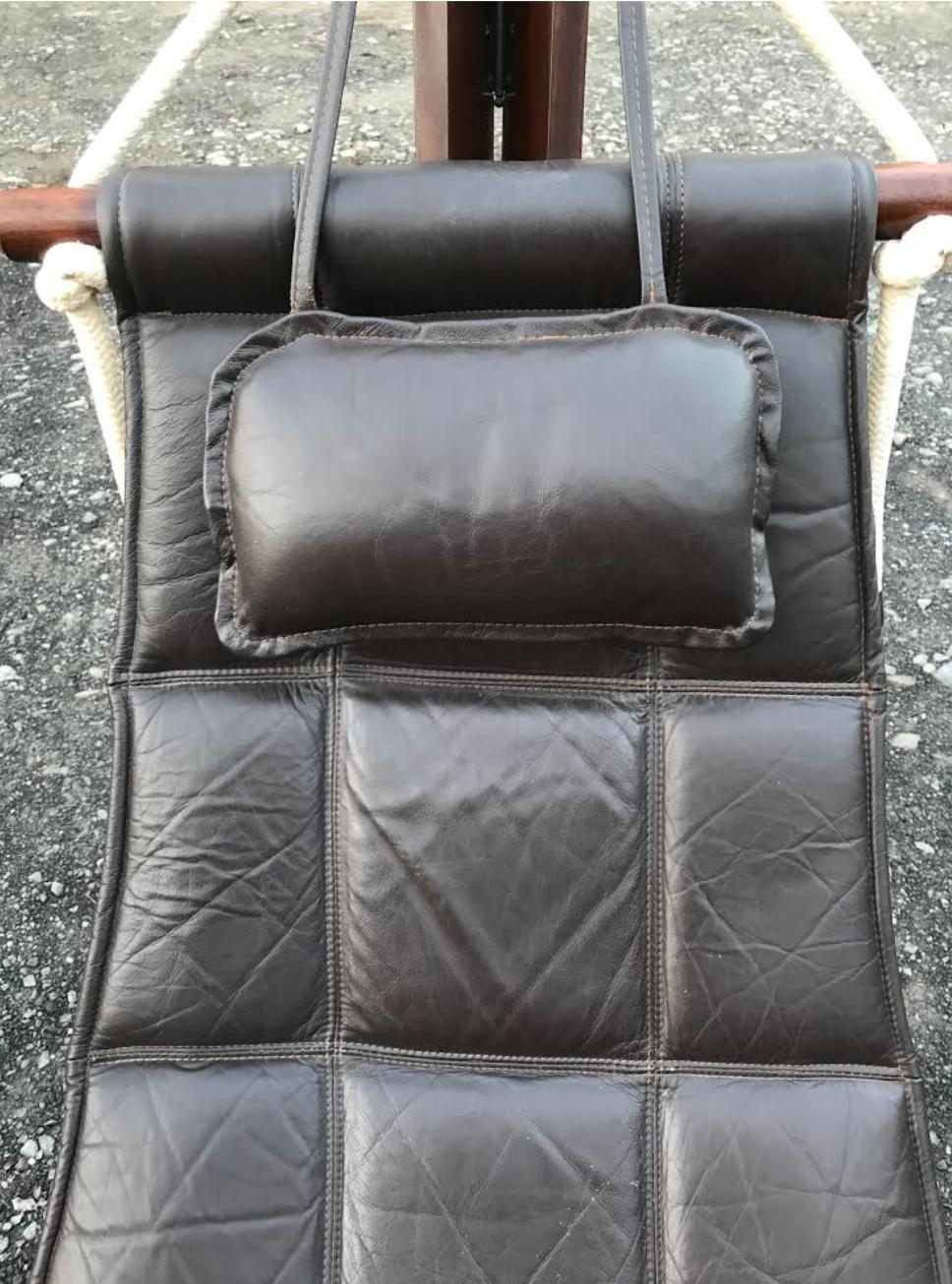 Dominic Michaelis: Leder-Sling-Stuhl (Moderne der Mitte des Jahrhunderts)