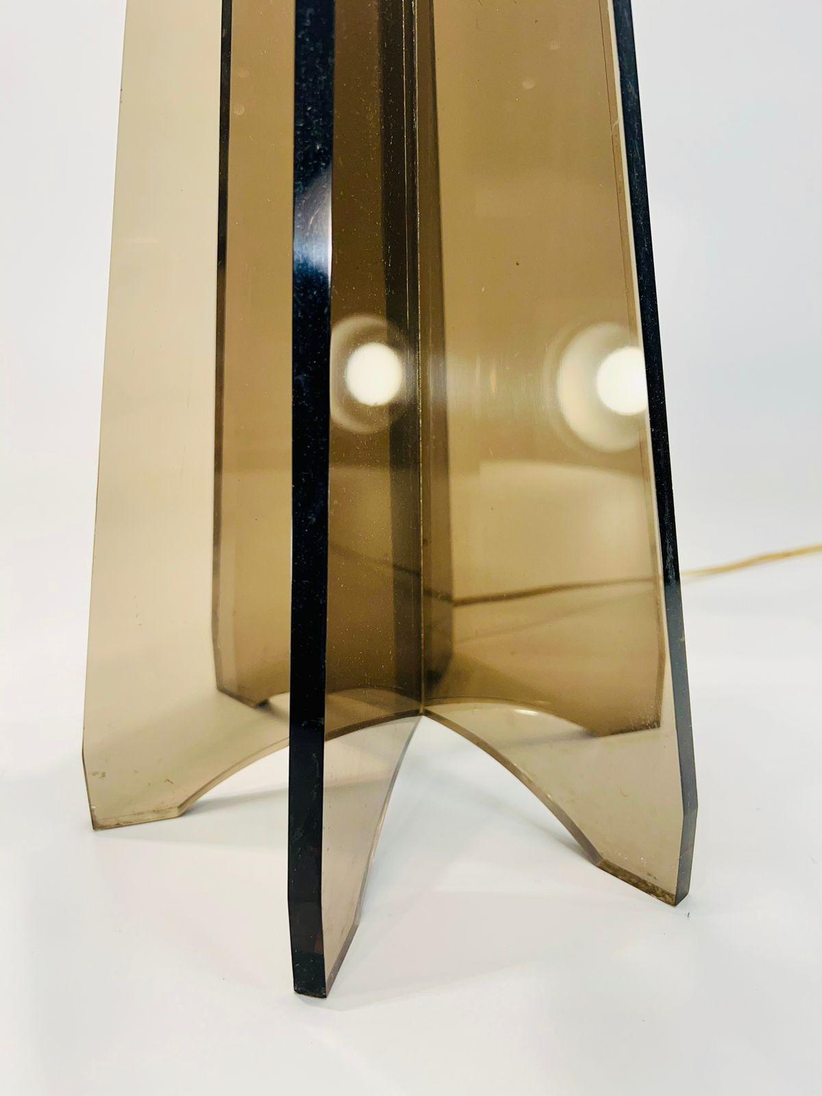 Dominici table lamp in two types of lucite circa 1970 In Good Condition For Sale In Rio De Janeiro, RJ