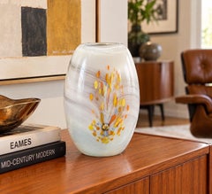 Vase américain en verre d'art d'atelier, signé et daté de 1973, par Dominick Labino