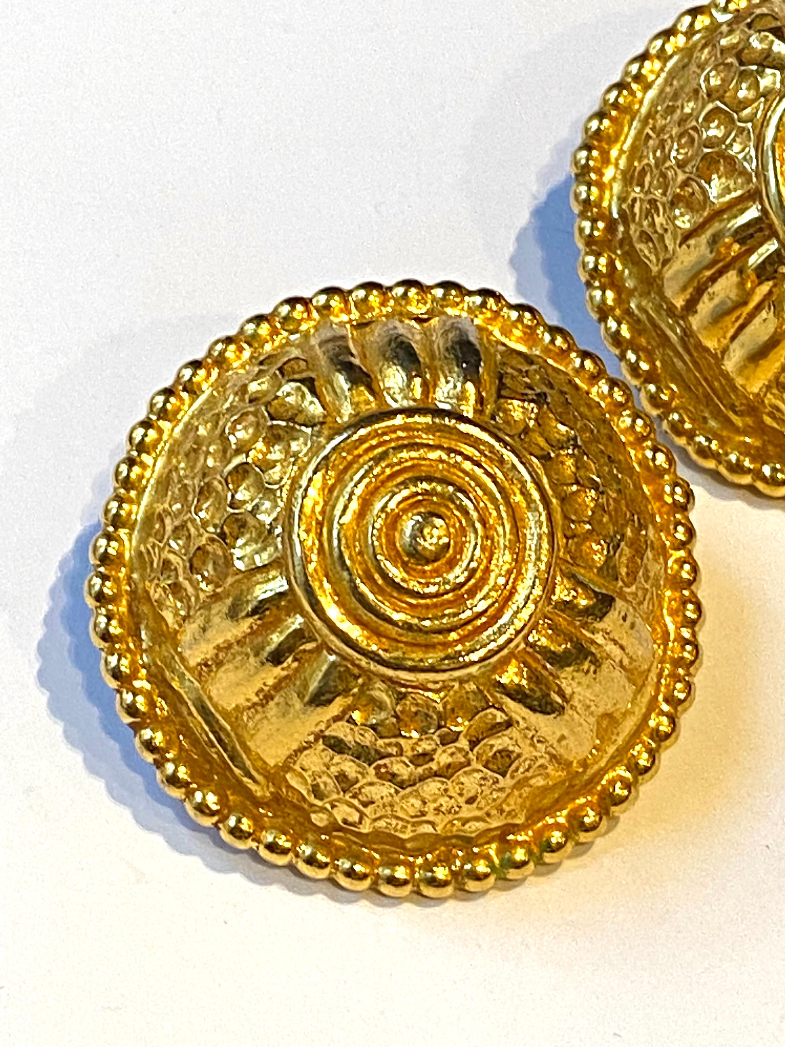 Dominique Aurientis 1980s Large Gold Domed Etruscan Style Button Earrings In Excellent Condition In New York, NY