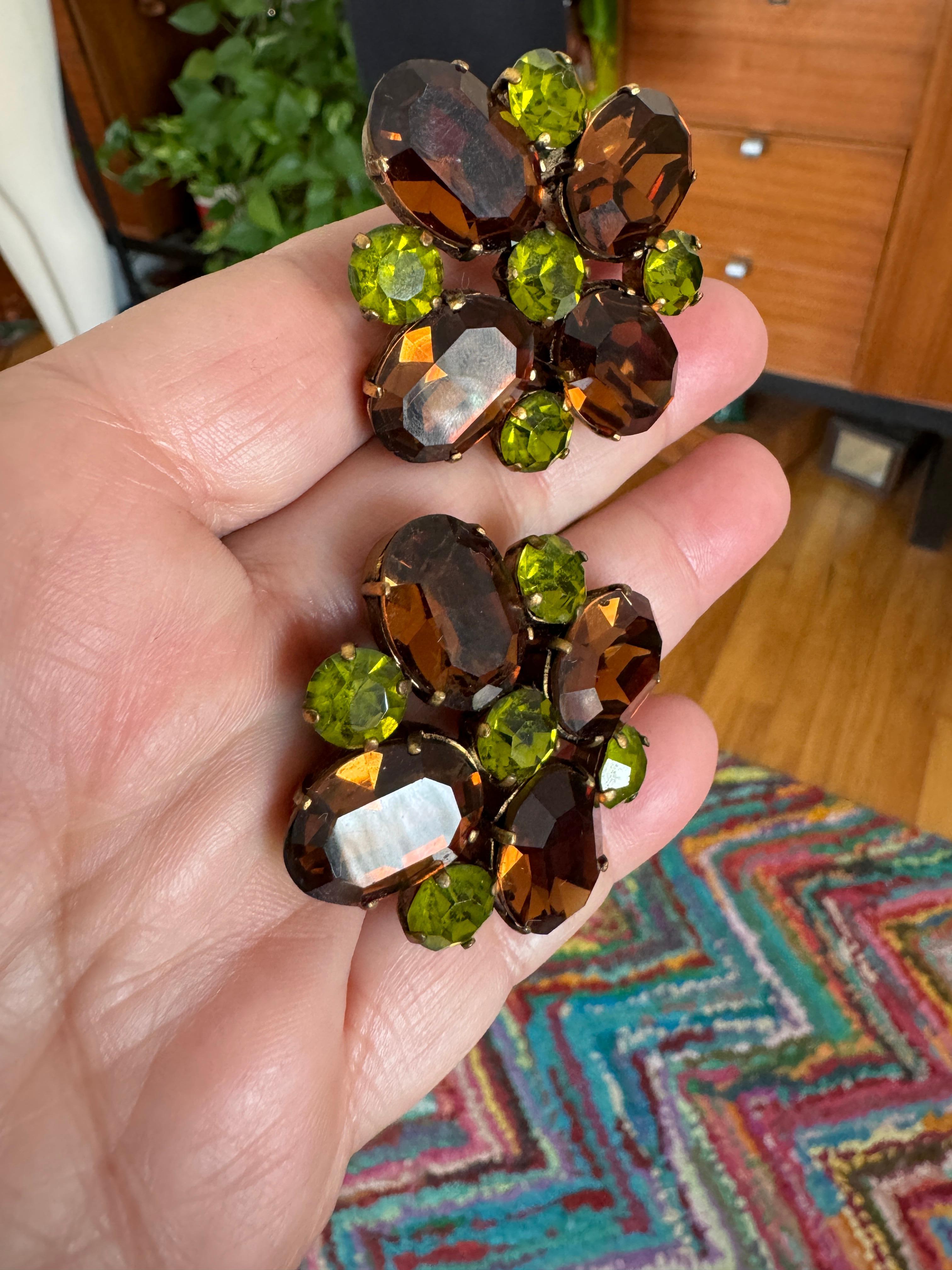 Dominique Aurientis Boucles d'oreilles en pierres de Rhin vertes et brunes, jamais portées 1980 en vente 6