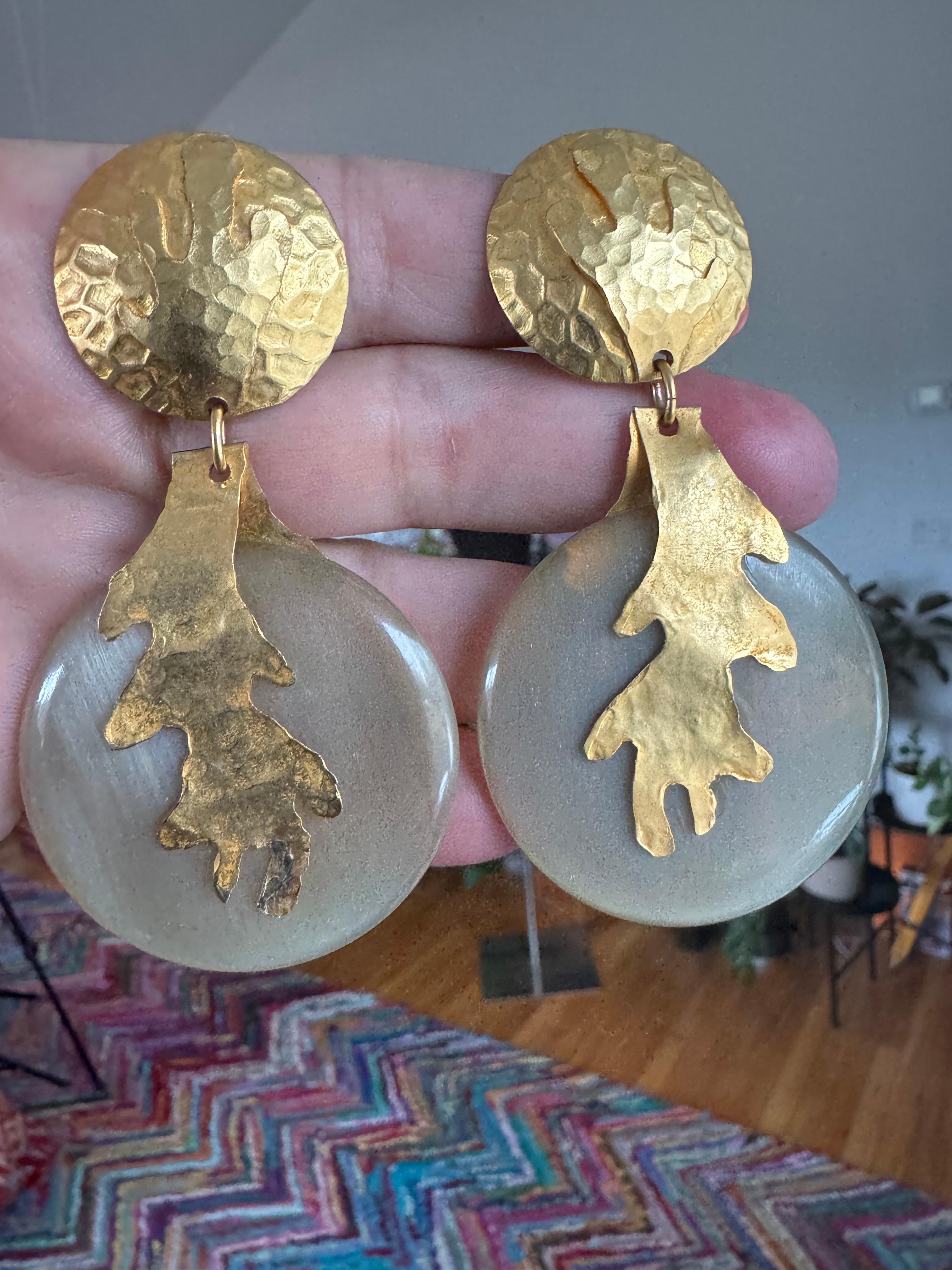 Orecchini Dominique Aurientis in oro dorato, nuovi, mai indossati, anni '80 in vendita 1