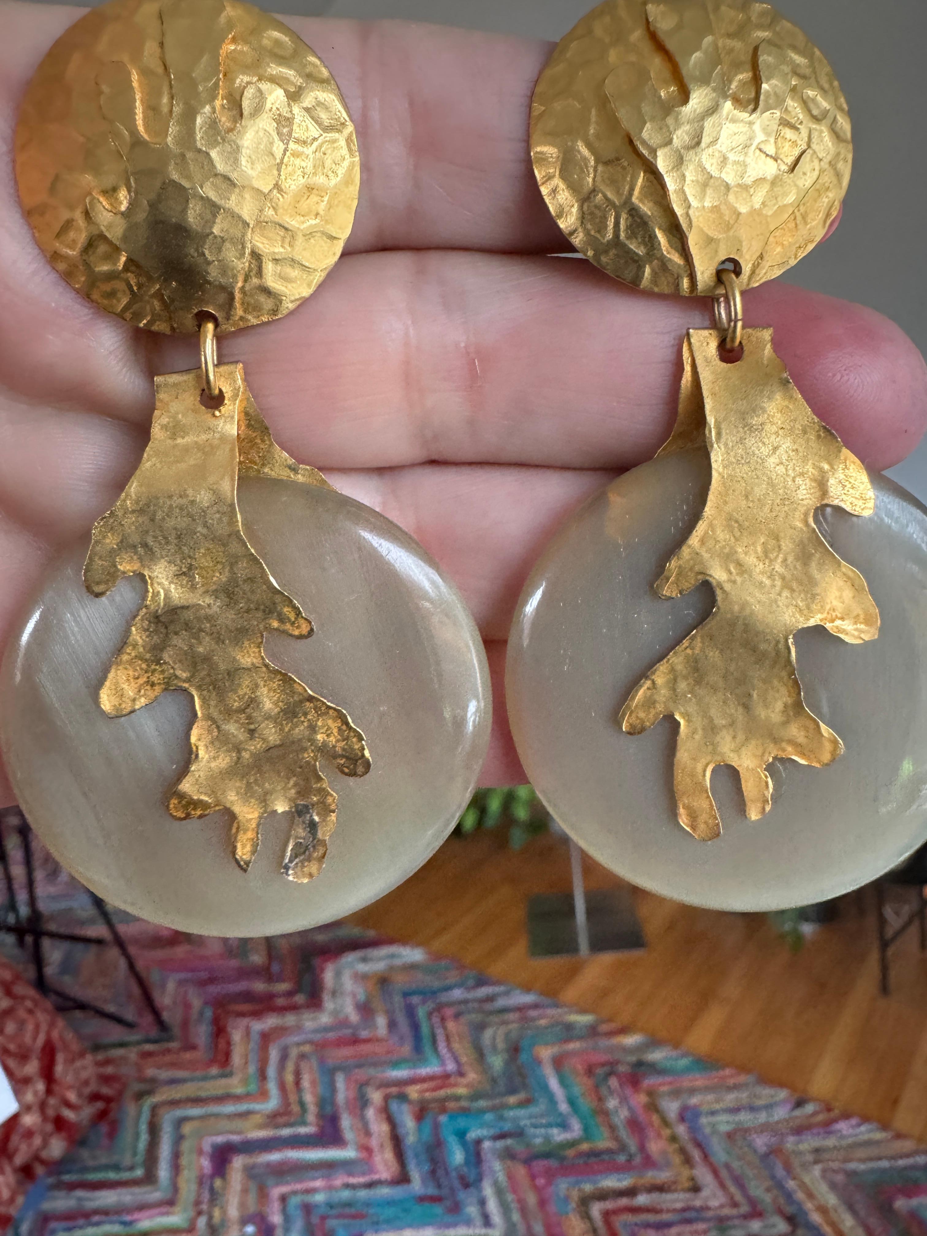 Orecchini Dominique Aurientis in oro dorato, nuovi, mai indossati, anni '80 in vendita 4