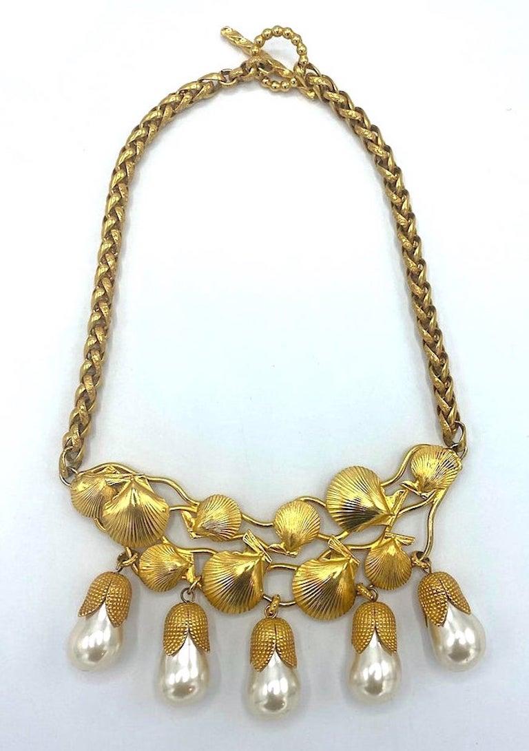vintage seashell necklace
