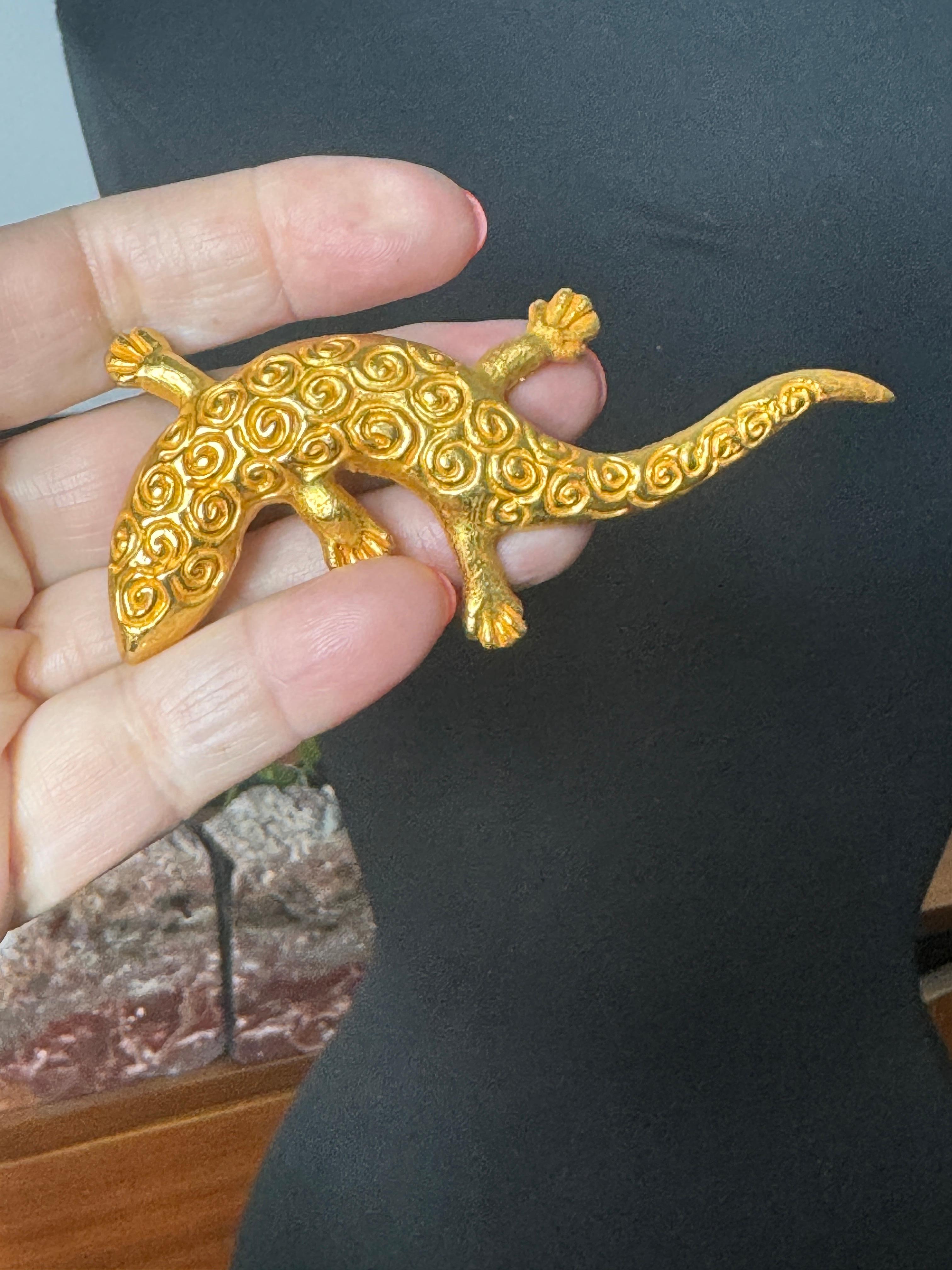 Dominique Aurientis Made France Spilla a forma di lucertola in oro dorato, mai indossata anni '80 in vendita 5