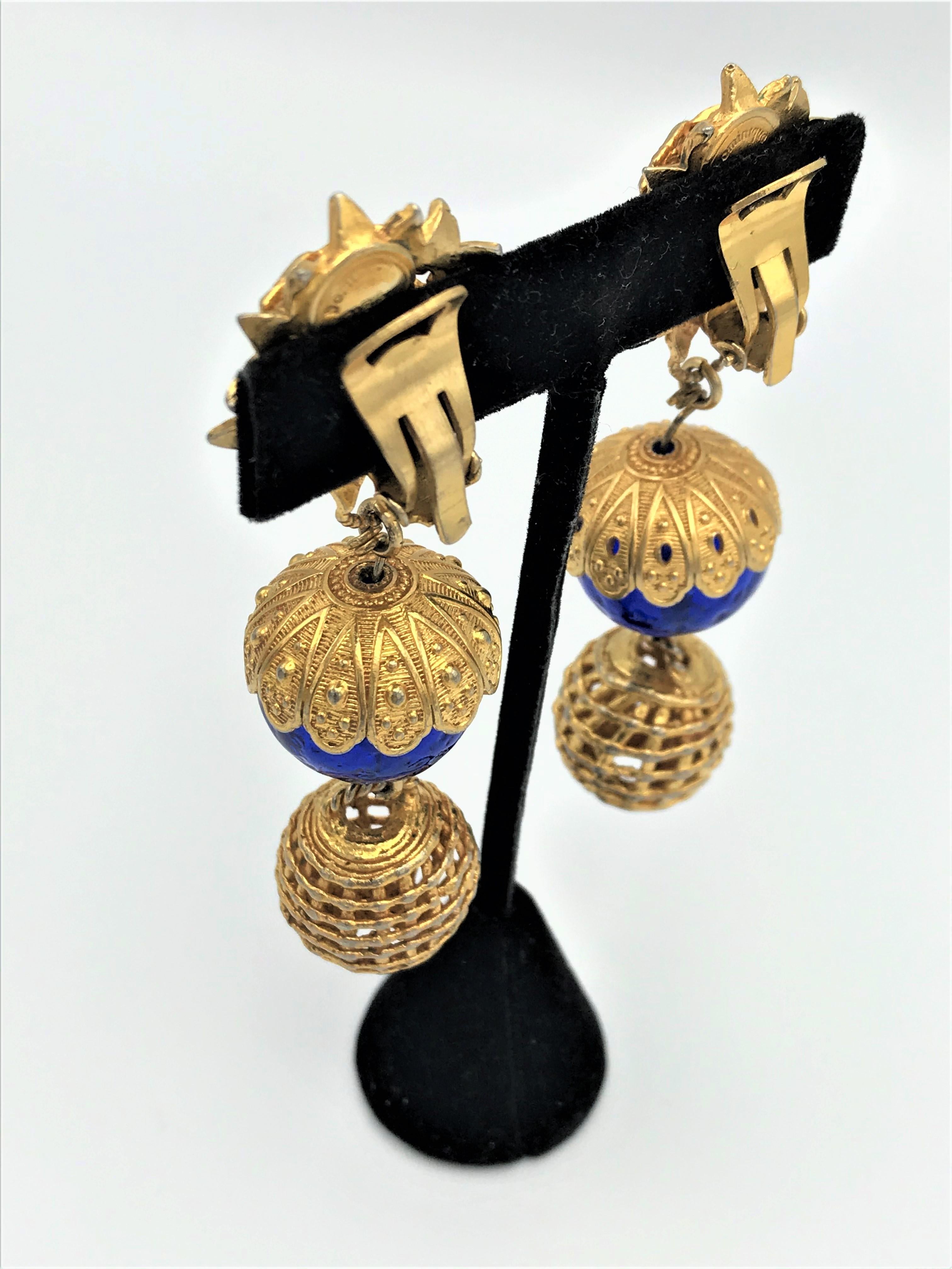 Dominique Aurientis Paris clip-on earring, gilt metal, blue crystal 1980/90 1