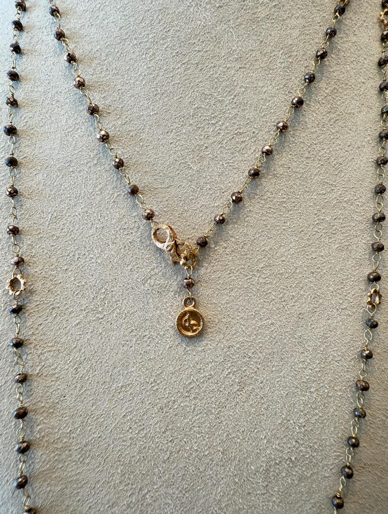 Perle Dominique Cohen Collier à maillons Pyrite Bean en or jaune 18 carats en vente
