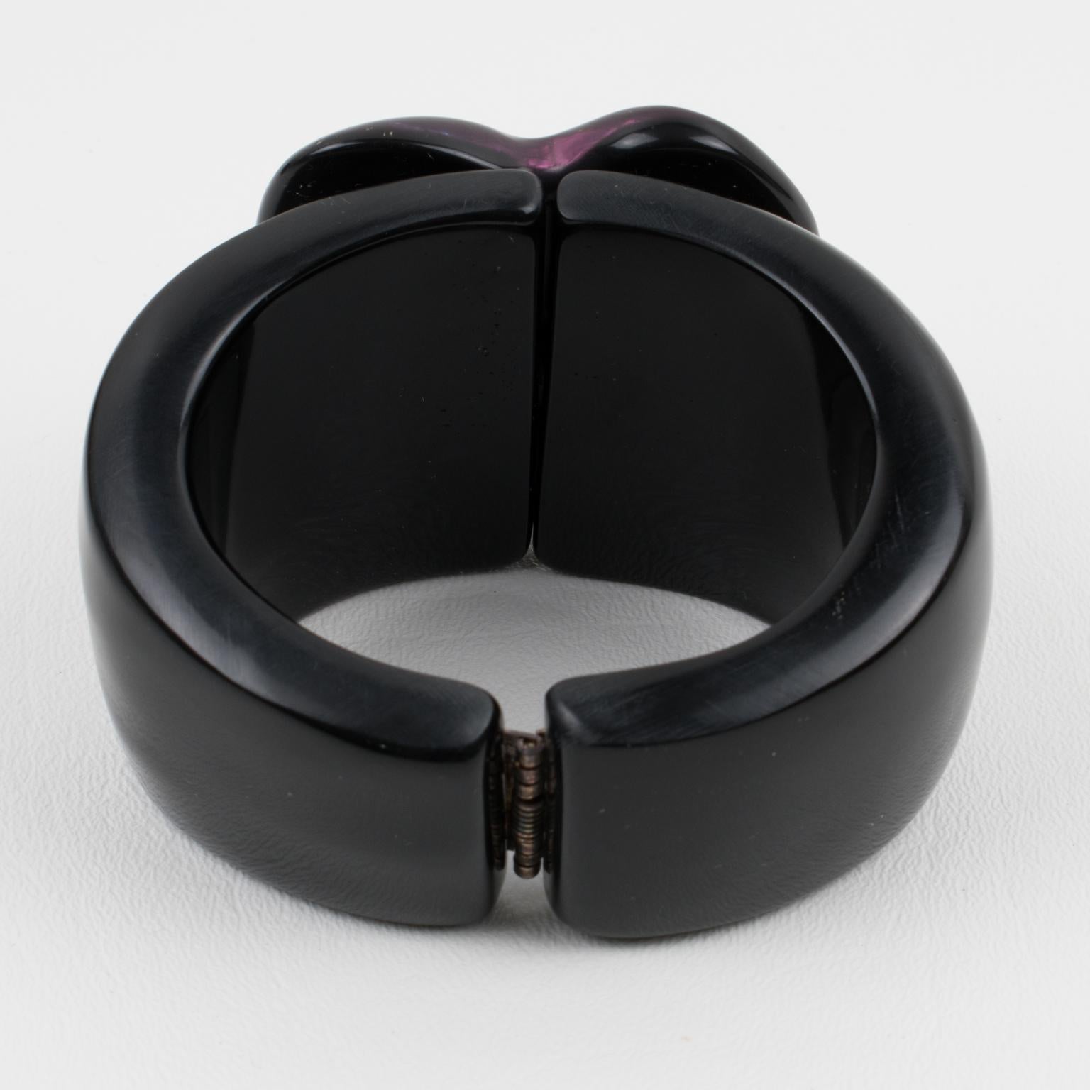 Dominique Denaive Black Resin Clamper Bracelet with Purple Jeweled Heart In Excellent Condition For Sale In Atlanta, GA