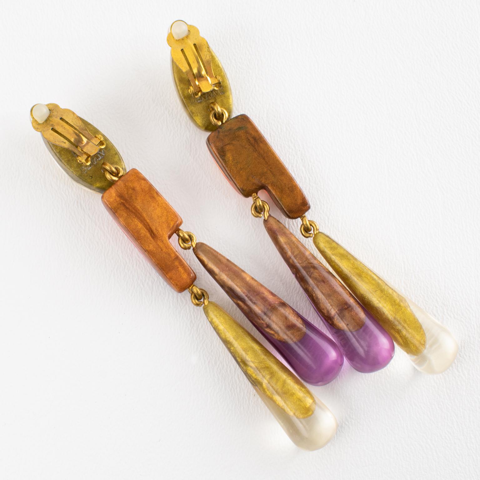 Dominique Denaive Paris Multicolor Perlmuttohrringe mit Clip aus Harz im Angebot 1