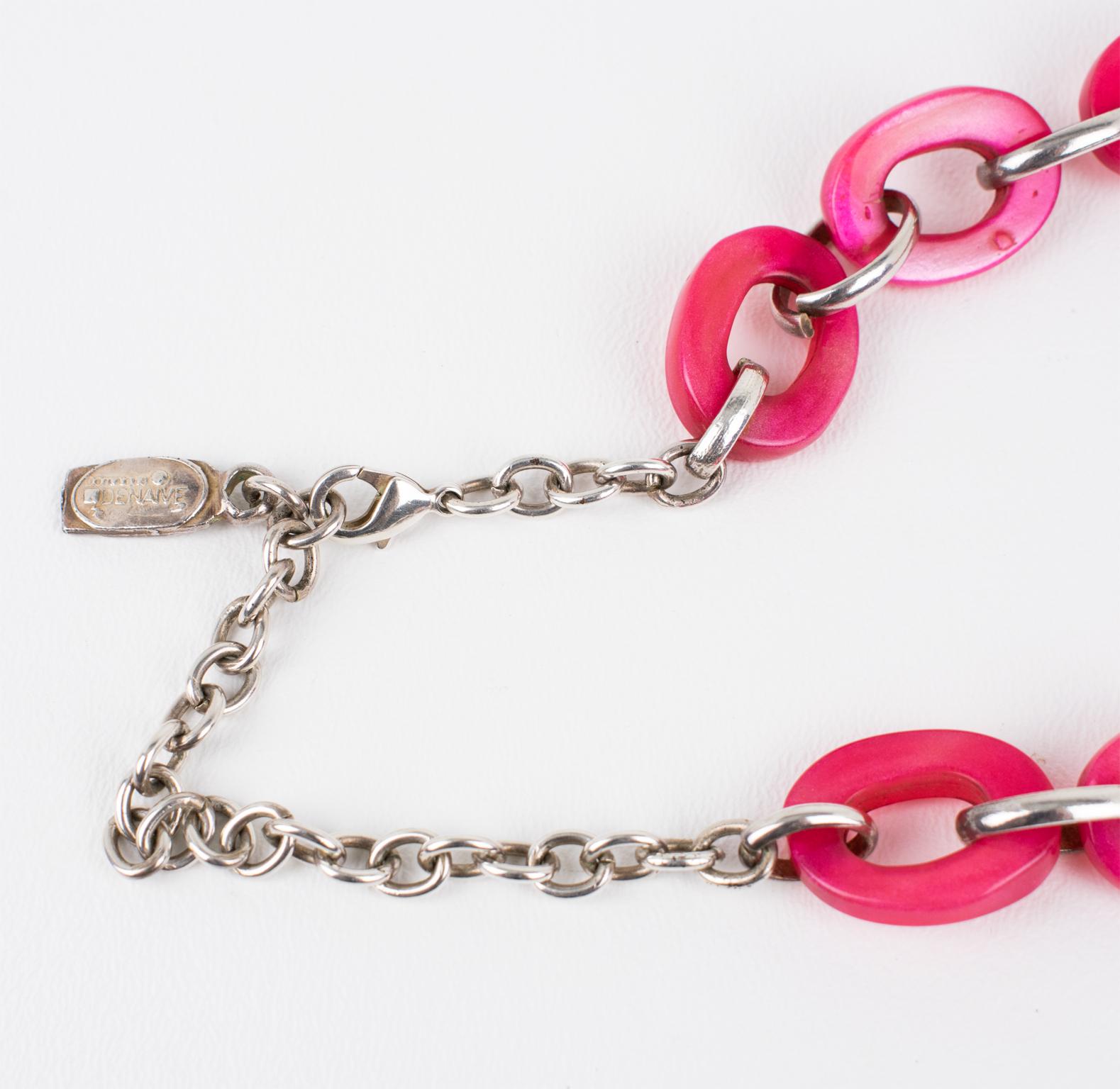 Collana girocollo in resina rosa con charme Dominique Denaive Paris in vendita 5