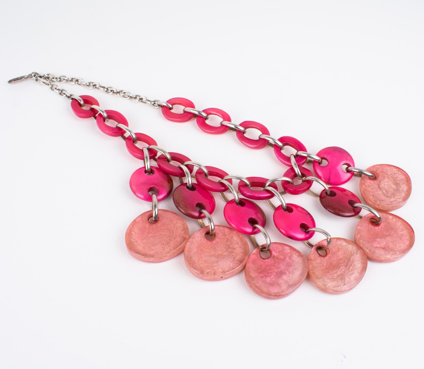 Collana girocollo in resina rosa con charme Dominique Denaive Paris in vendita 9