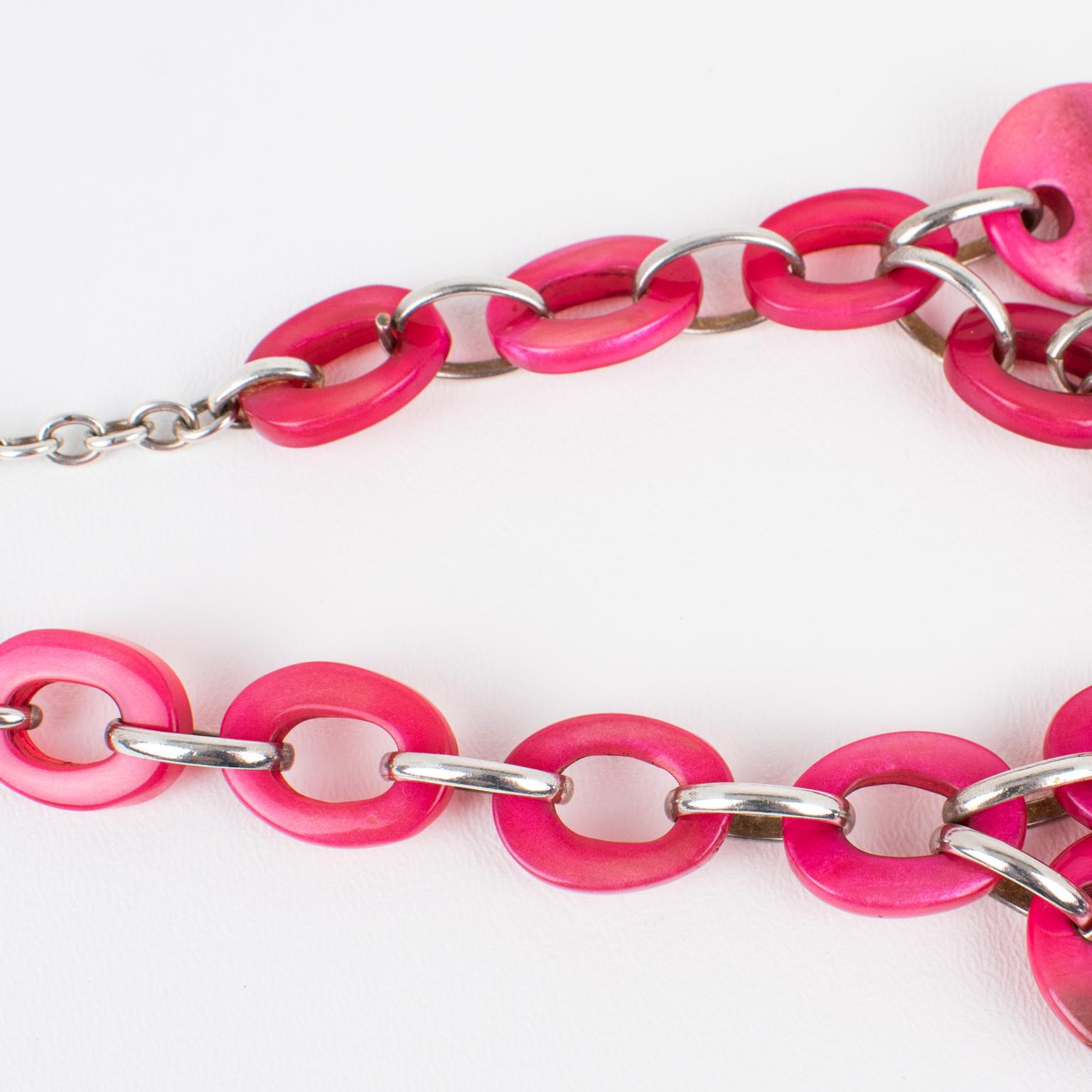 Collana girocollo in resina rosa con charme Dominique Denaive Paris in vendita 4