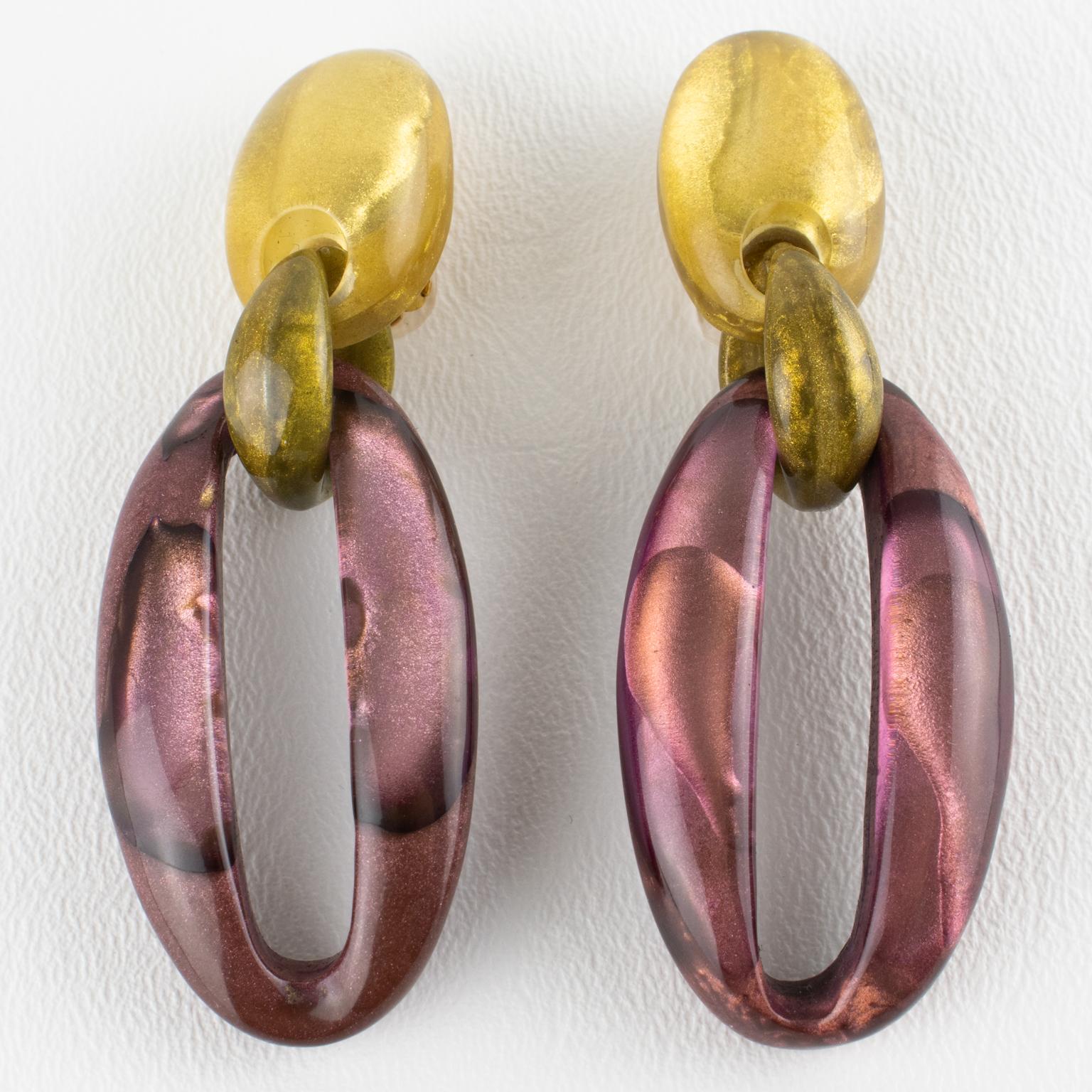 Dominique Denaive Paris Purple and Gold Pearlized Resin Dangle Clip Earrings Moderno en venta