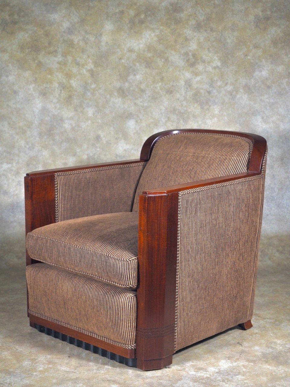 French Modernist Art Deco pair of sculpted wood frame club chairs by Dominique, circa 1930, in French walnut with ebonized inlays. Measures: 28” wide x 32” deep x 29” high.

Dominique


From a 1929 French exhibition catalog 
