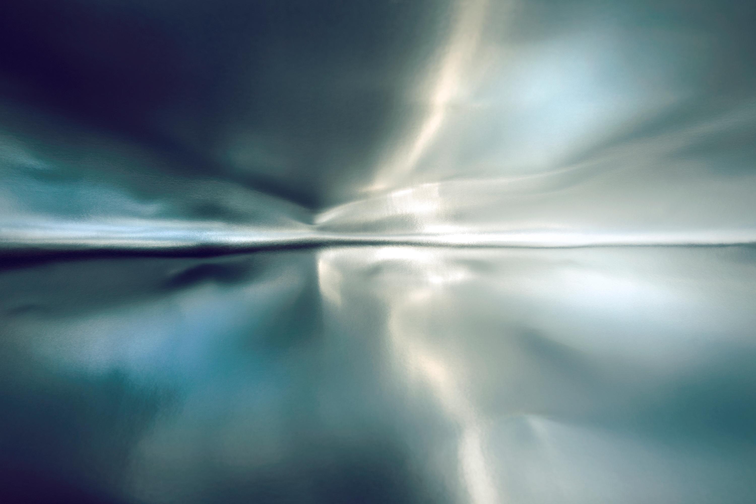 Dominique TEUFEN (*1975, Suisse)
Ice Light, de la série "Rays of Light", 2019
Hahnemühle Fine Art Baryta
Feuille 120 x 180 cm (47 1/4 x 70 7/8 in.)
Edition de 5, plus 2 AP (#1/5)

Encadrement selon les spécifications de l'artiste : tirage monté sur