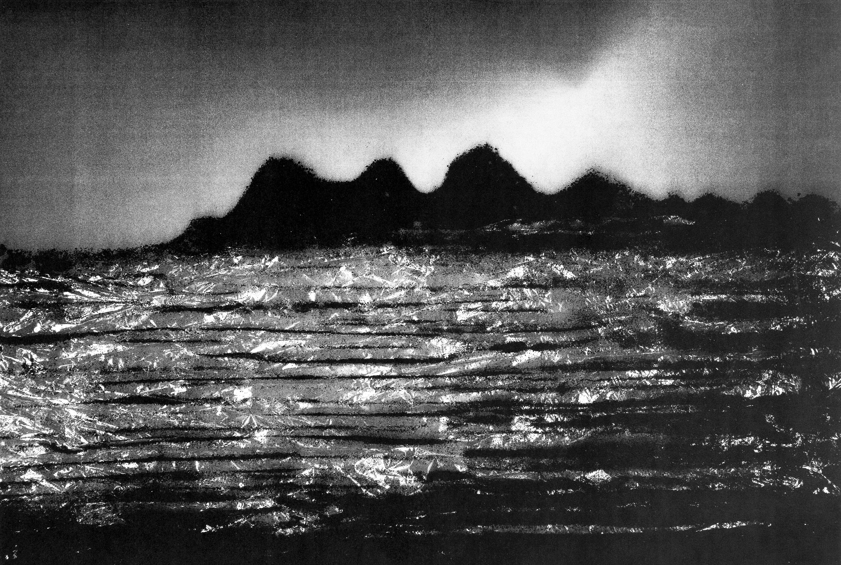 Dominique TEUFEN (*1975, Schweiz)
Insel, 2013
Aus der Reihe "Sterne? Kopierter Staub"
Hanemühle Fine Art Baryta
Blatt 40 x 60 cm (15 3/4 x 23 5/8 in.)
Auflage von 5, plus 2 AP; Ed. 3/5 
Nur drucken

Dominique Teufen wurde 1975 in Davos in der