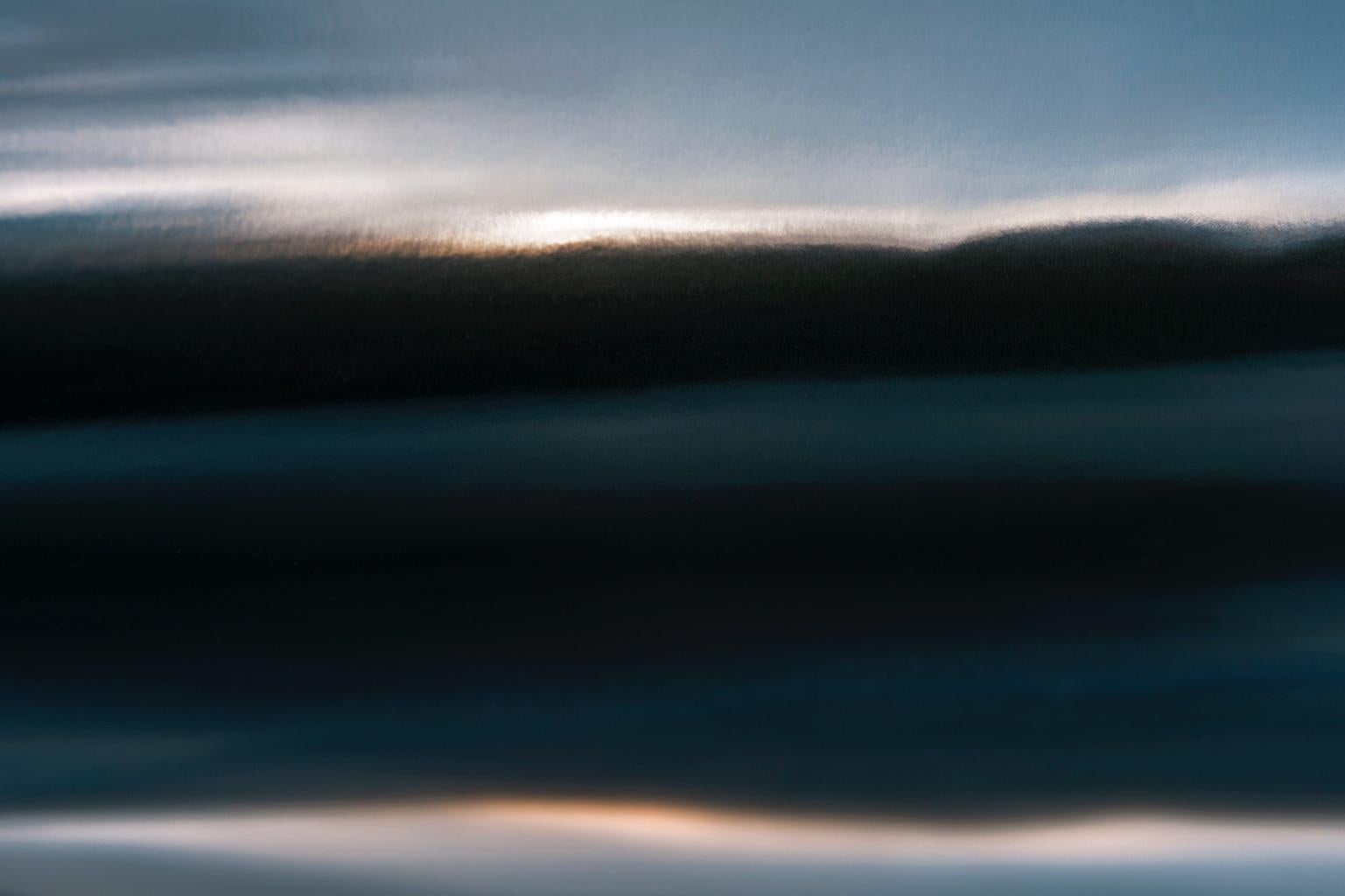 Nightfall Dominique Teufen, Fotografie, Abstrakt, Landschaft, Farbe, Kunst im Angebot 2