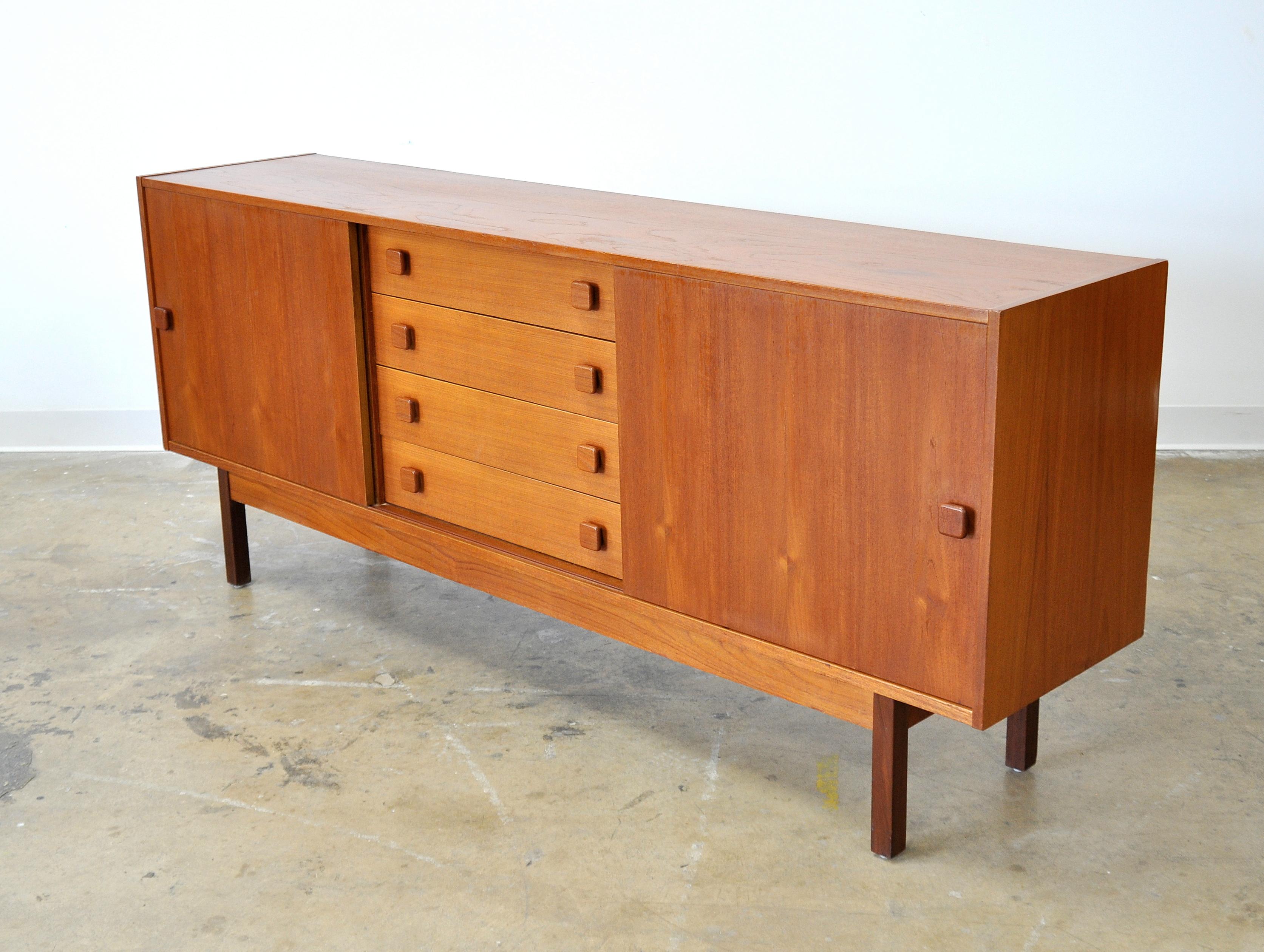 Mid-Century Modern Domino Møbler Teak Credenza Bar Cabinet