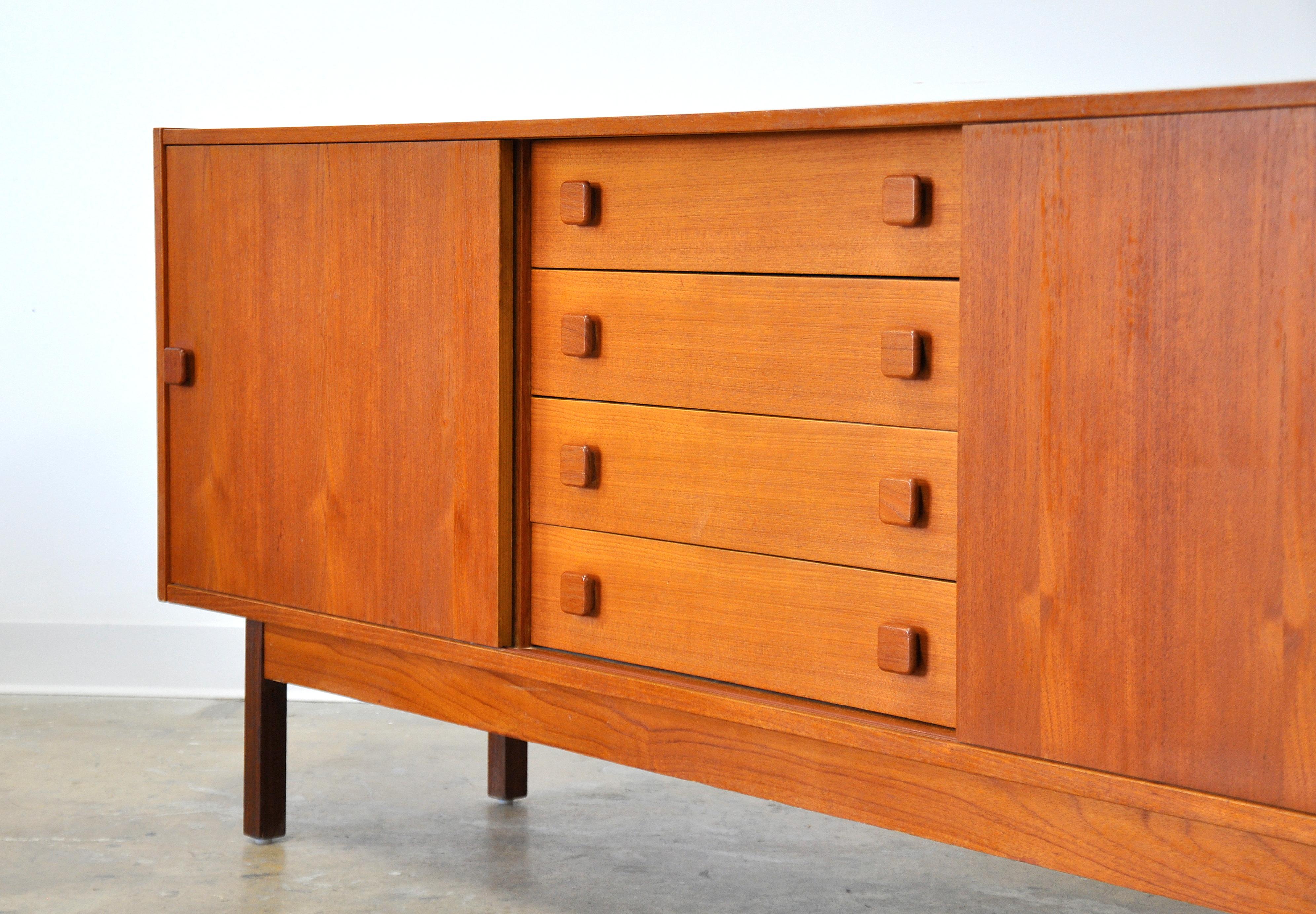 Domino Møbler Teak Credenza Bar Cabinet In Good Condition In Miami, FL