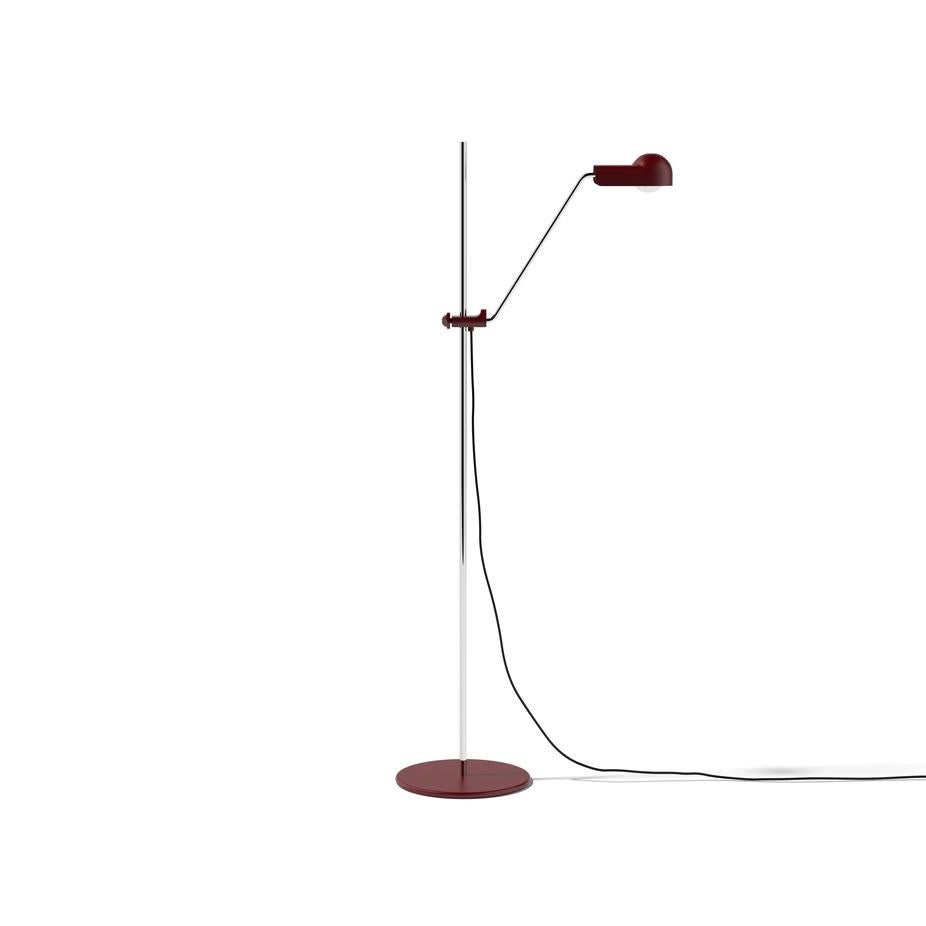 Lampada da terra Domo di Joe Colombo, 1965

La lampada Domo è stata progettata dal designer italiano Joe Colombo nel 1965. All'epoca progettò tre lampade basate sulla stessa forma centrale. Conosciuto per il suo design democratico e funzionale, i