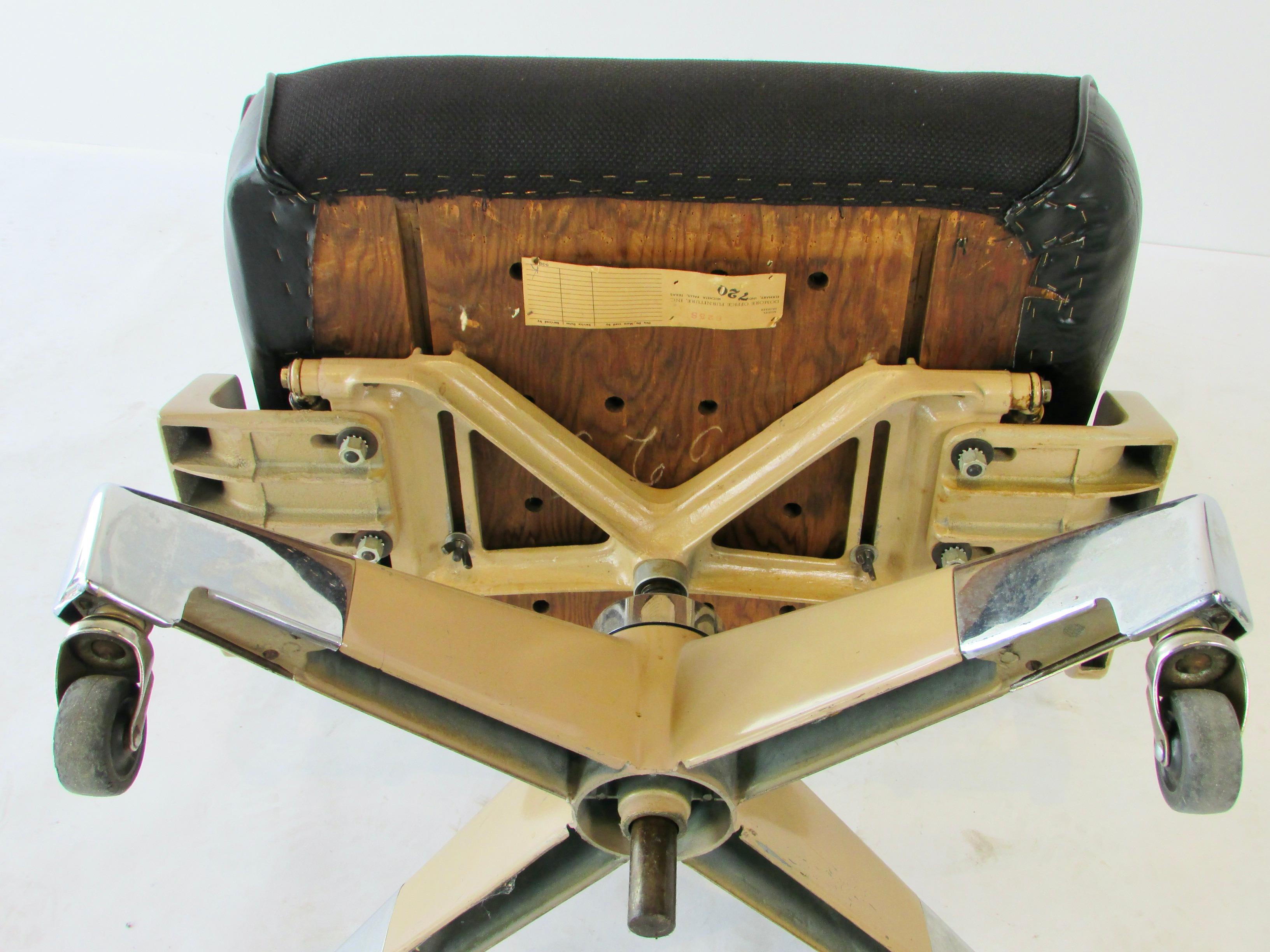 20th Century Domore Co. Executive Multi Adjustable Industrial Swivel Desk Chair on Casters