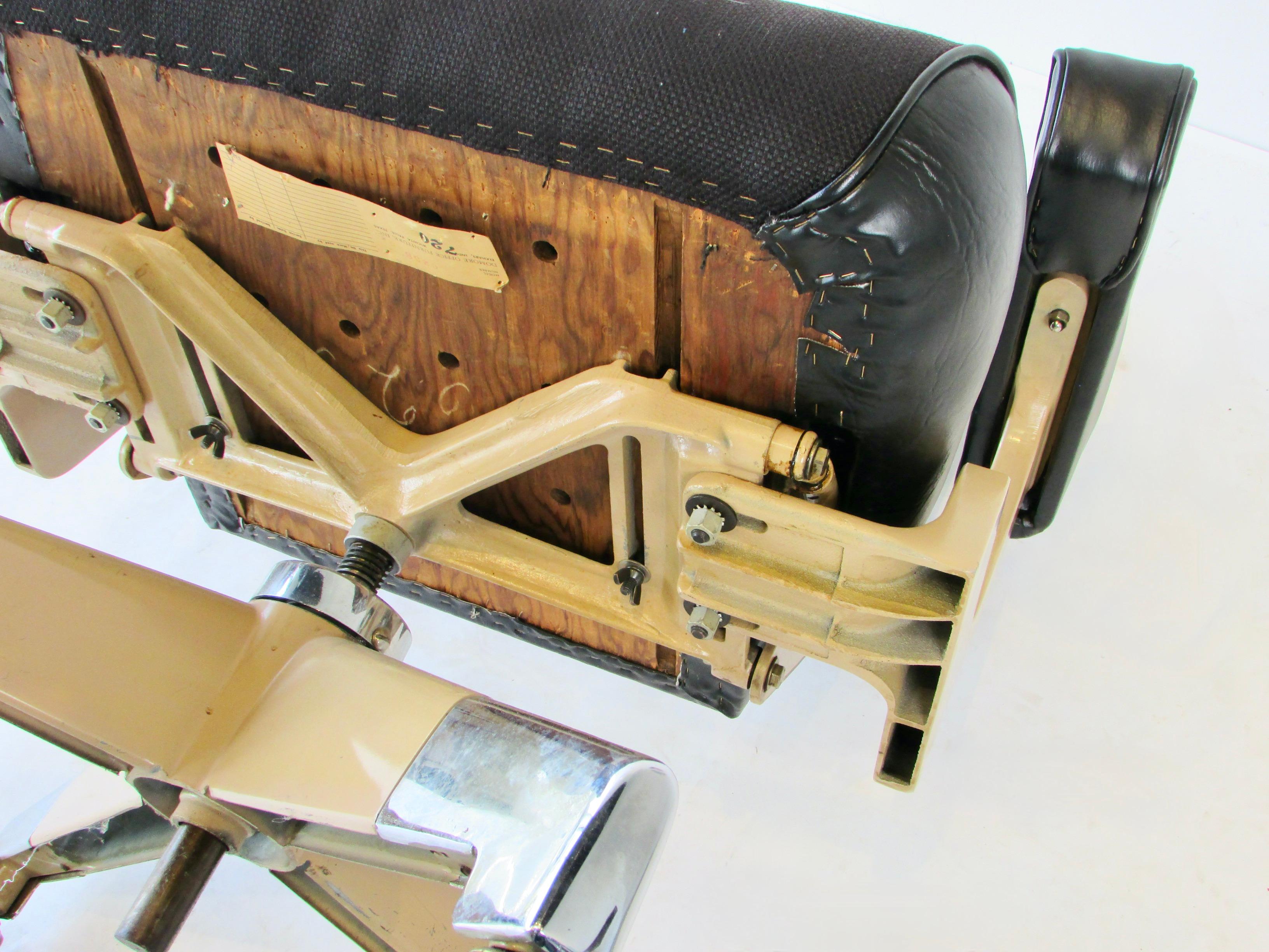 Domore Co. Executive Multi Adjustable Industrial Swivel Desk Chair auf Rollen im Angebot 3