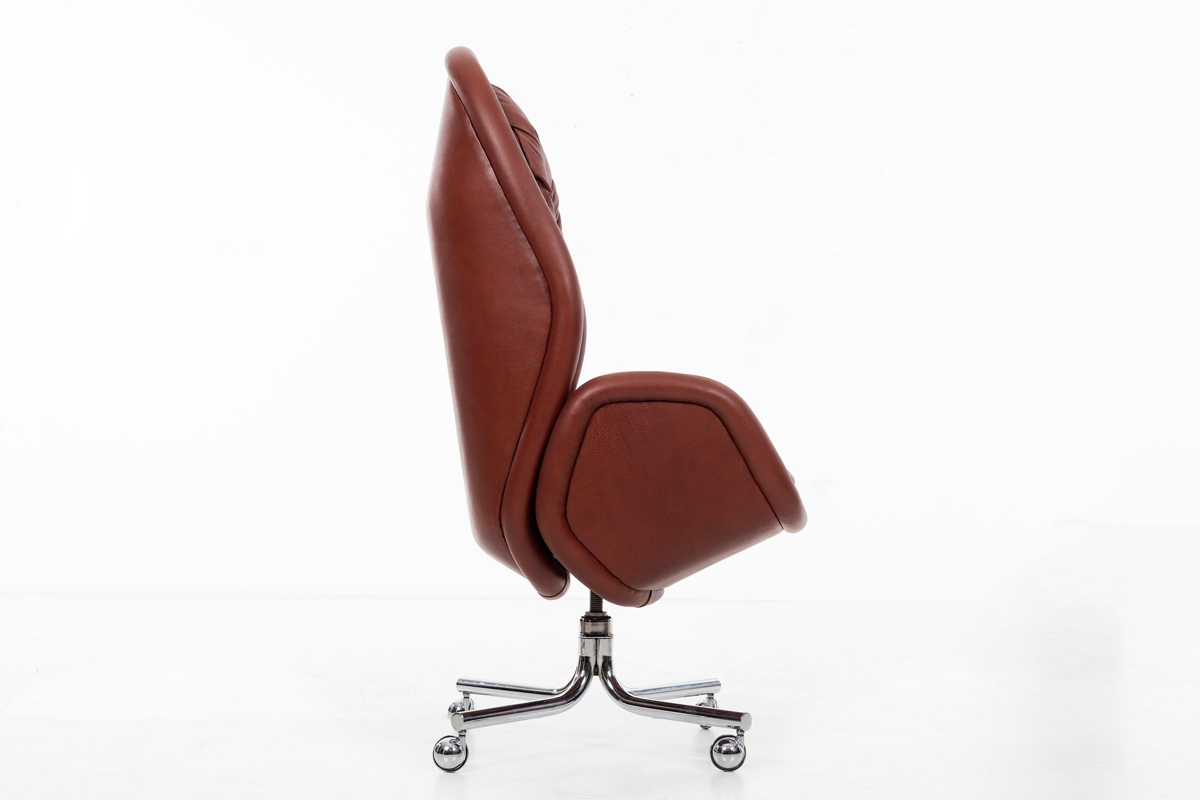 Mid-Century Modern Domore Executive Desk Chair