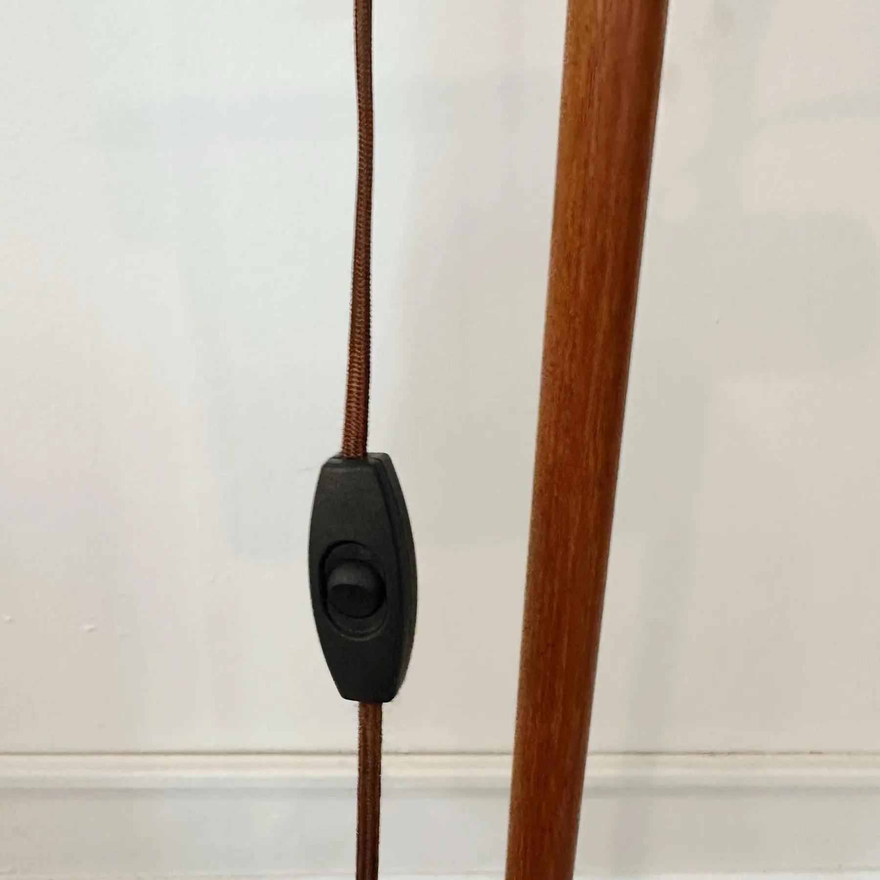 Fin du 20e siècle Domus, lampadaire réglable en teck, Danemark, années 1970 en vente