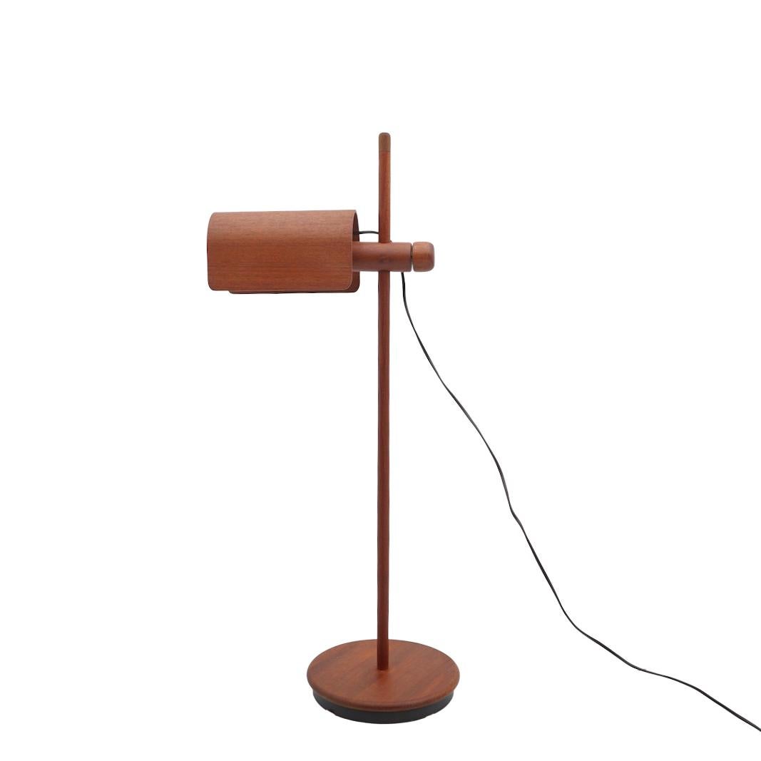Teak floor or table lamp with adjustable head by Domus Denmark, 1970s. Very good condition

 

Details

Creator: Domus Denmark
Period: circa 1970s
Color: Brown
Style: Danish Modern
Place of Origin: Denmark
Dimensions: Height: 94 cm, W 26