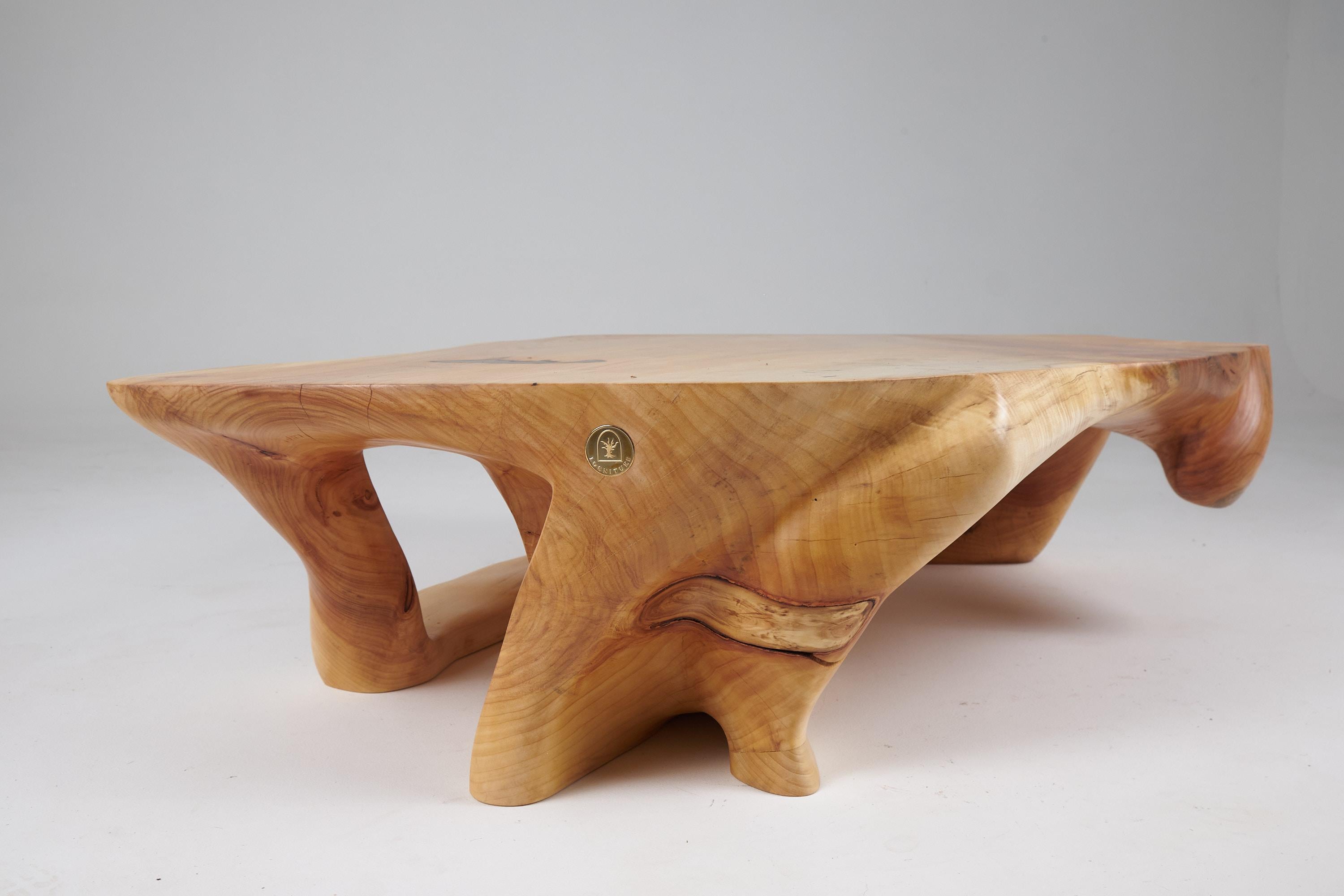 Domus, Massivholz-Skulptur Couchtisch, Contemporary Design, Logniture (Holz) im Angebot