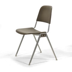 Don Albinson ensemble de 14 chaises d'appoint empilables par Knoll