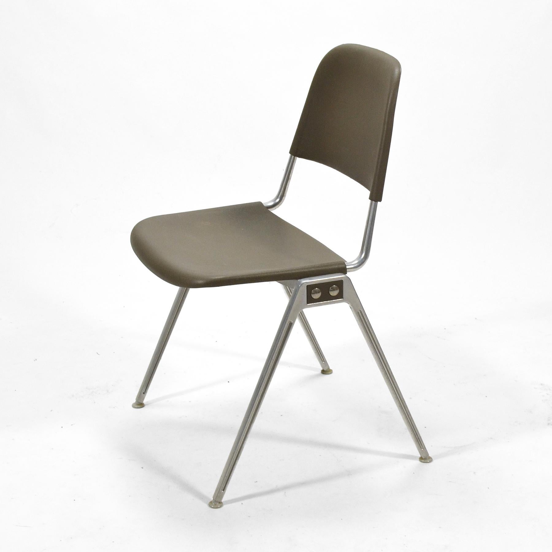 Don Albinson Stacking Side Chairs by Knoll Set of 14 In Good Condition For Sale In Highland, IN