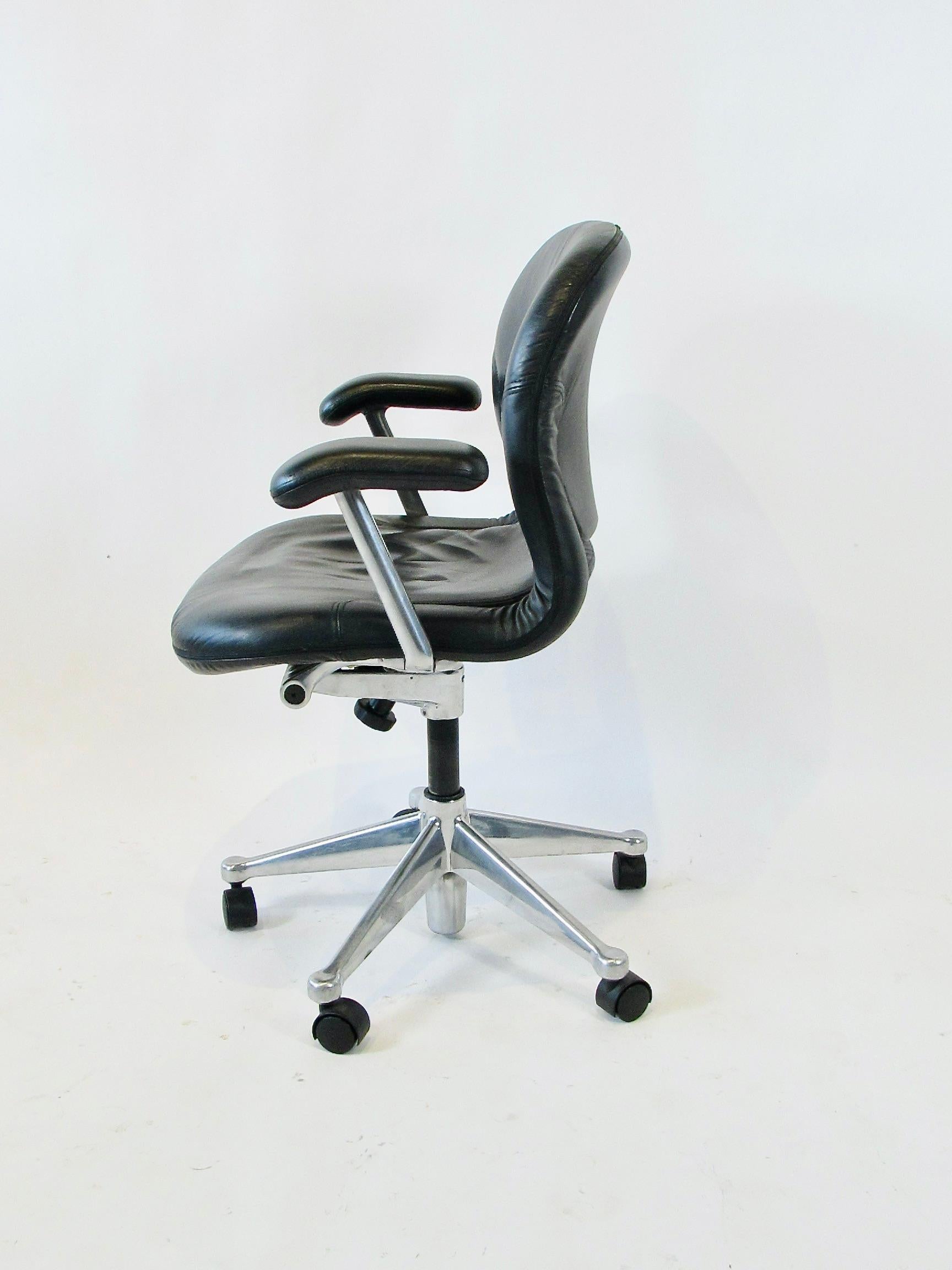 Mid-Century Modern Don Chadwick Bill Stumpf Herman Miller black leather Equa chair For Sale