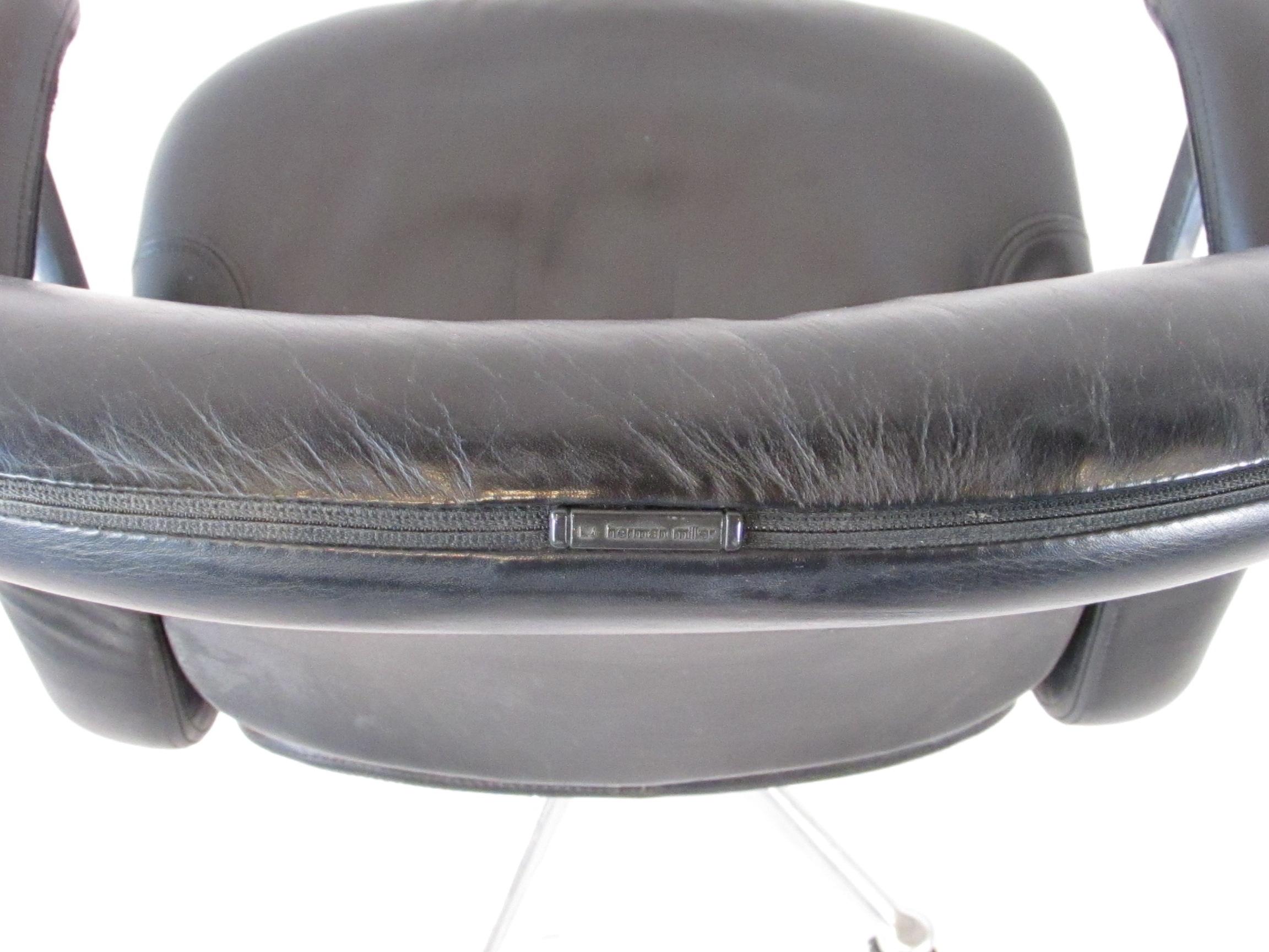 Late 20th Century Don Chadwick Bill Stumpf Herman Miller black leather Equa chair For Sale