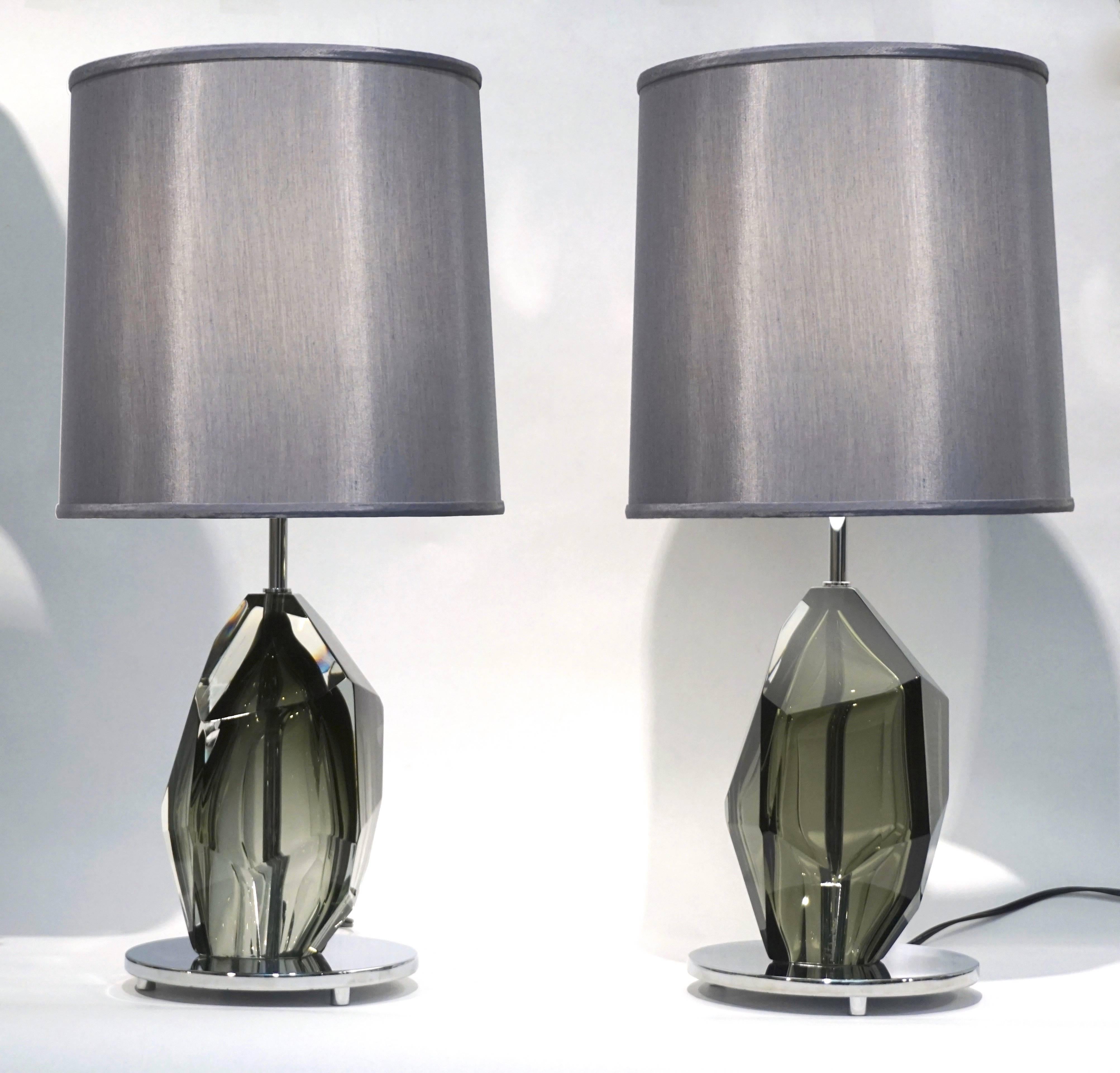 Organic Modern Donà Contemporary Italian Pair of Faceted Solid Rock Smoked Murano Glass Lamps