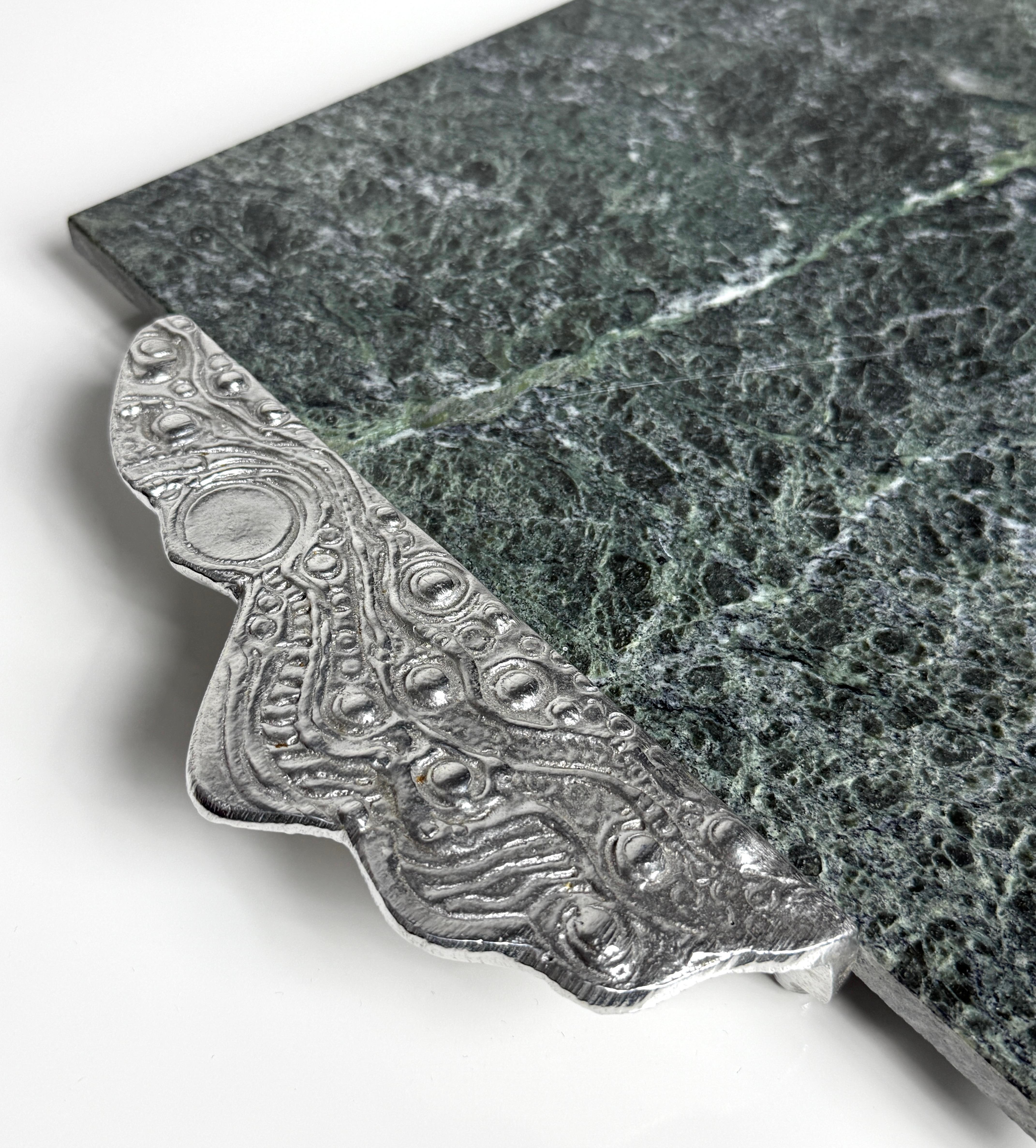 Bandeja de mármol verde y aluminio Don Drumm Bandeja o tabla de embutidos en Bueno estado para la venta en Troy, MI