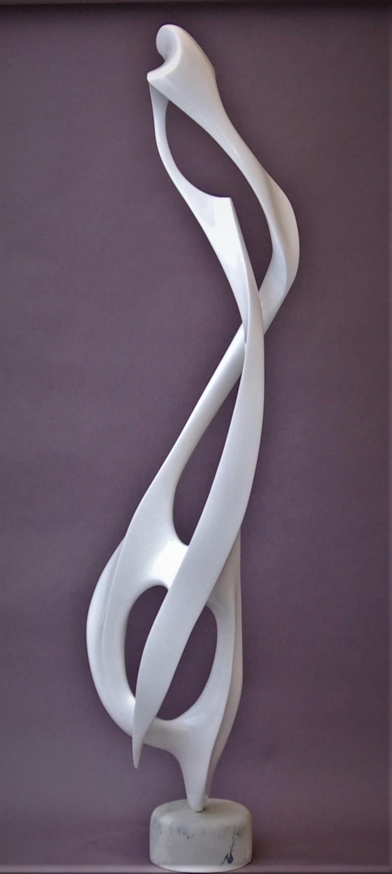 Fibre de verre / fibre de carbone imprégnée de résine polyester catalysée Laque acrylique chargée de graphite sur base de résine polyester chargée

"Don Frost, sculpteur, créateur d'œuvres totalement uniques, novatrices et originales, est l'un des