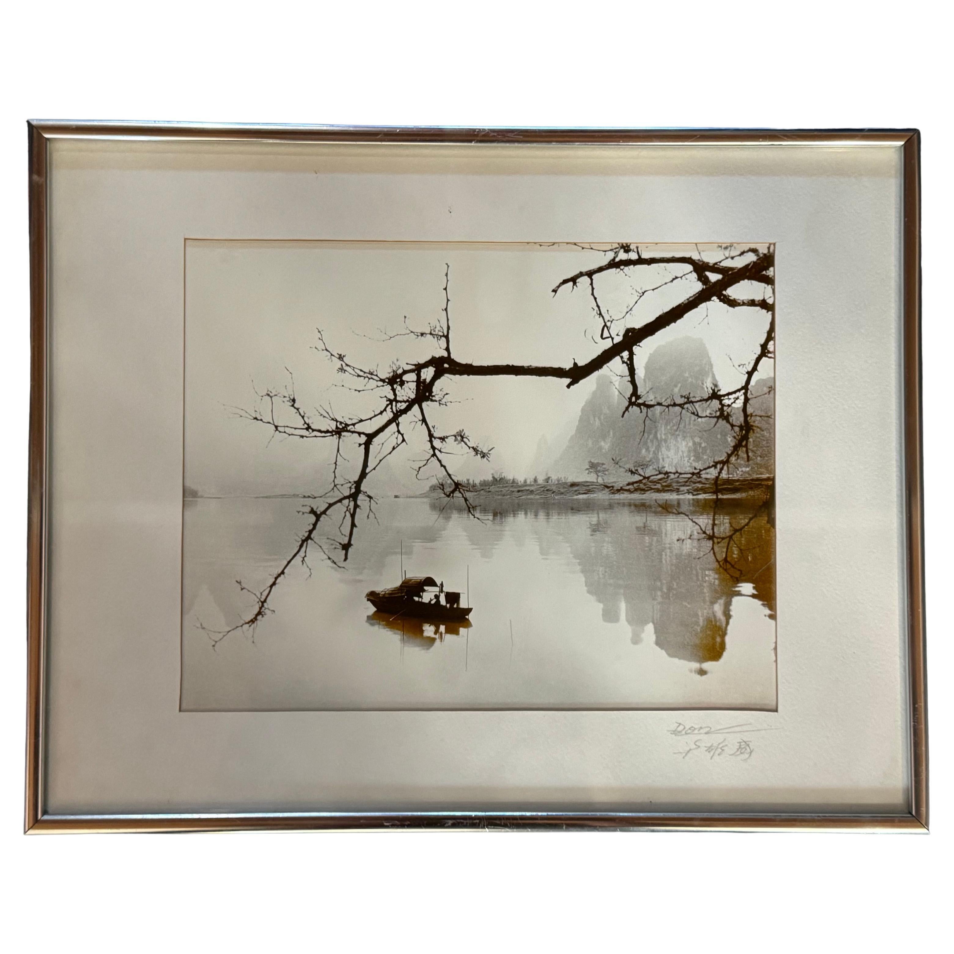 Don Hong Oai - "Barca da pesca sul fiume" - Fotografia firmata