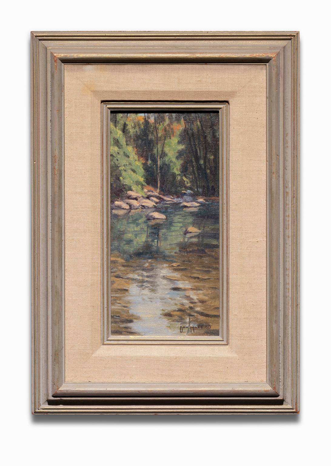 Cette peinture de paysage de Don Miles est intitulée "Oak Creek No. 1" et représente ce qui semble être une partie du canyon d'Oak Creek, une partie de la forêt nationale de Coconino dans le nord de l'Arizona. L'œuvre se trouve dans un grand cadre
