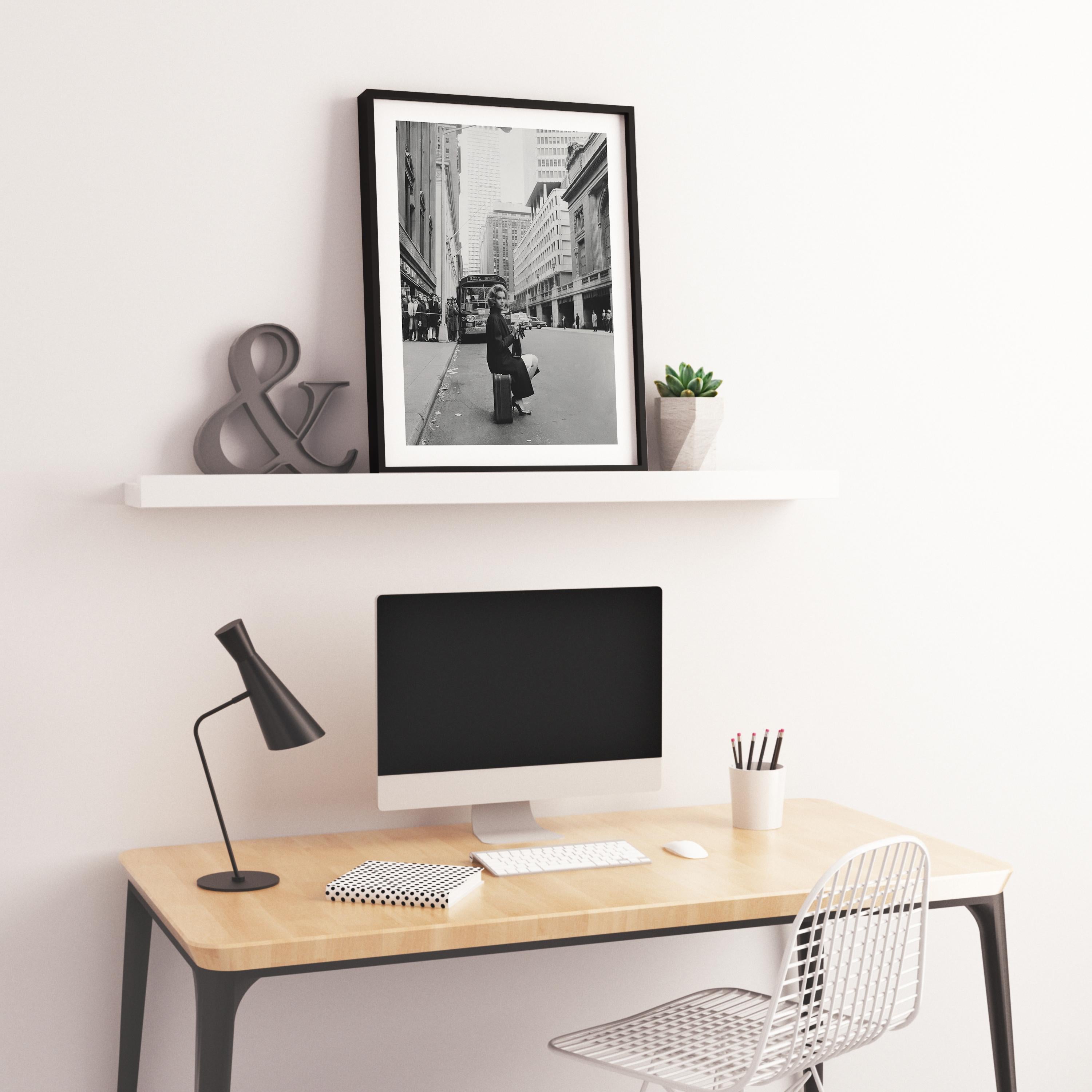 Jane Fonda in New York City Globe Photos Fine Art Print - Gray Portrait Photograph by Don Ornitz