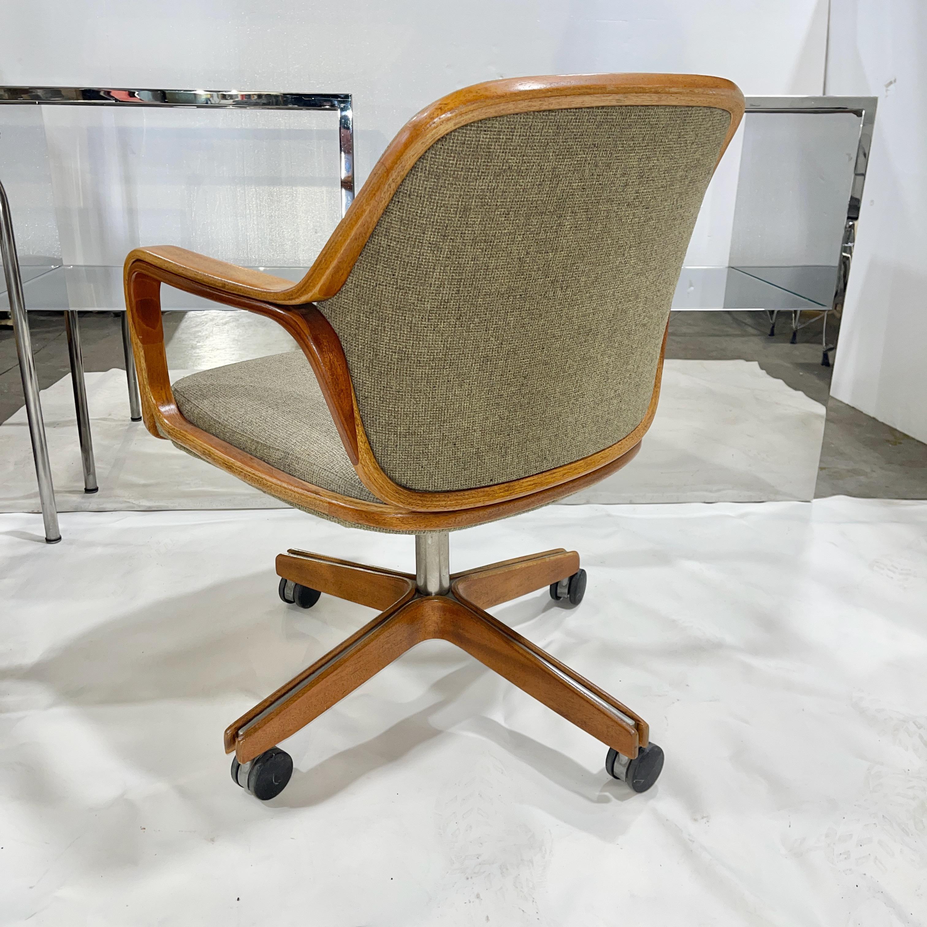 Don Petitt für Knoll 1105 Drehstuhl im Angebot 1