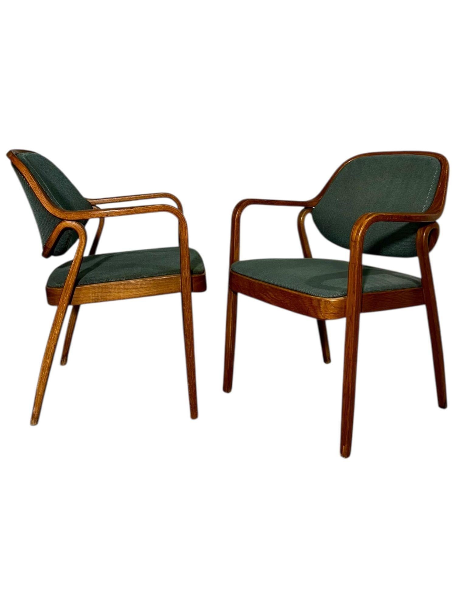Don Petitt per Knoll Sedie a braccioli in Oak, 1980.  Originale con etichetta.
Misura 32
