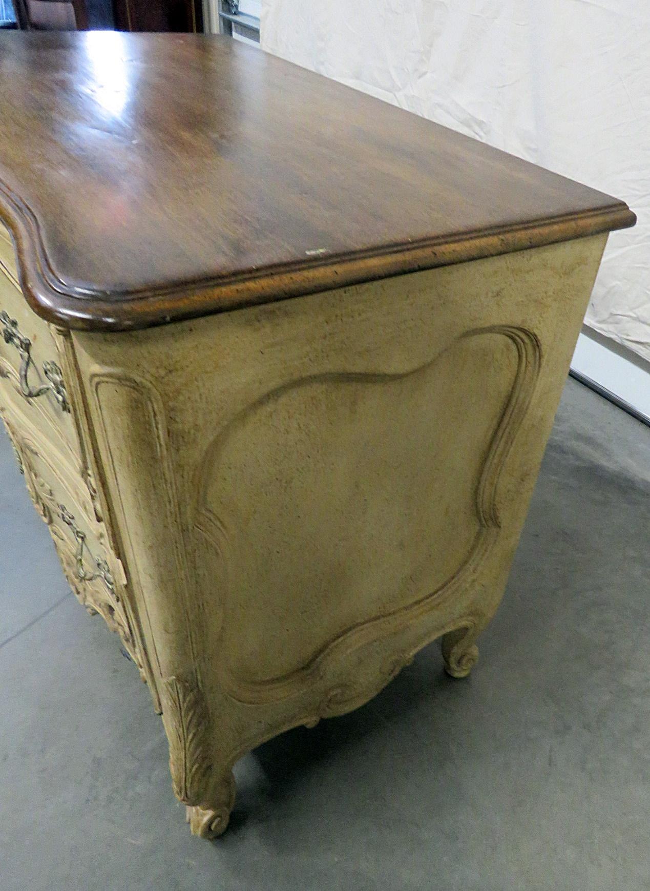 Don Rousseau Style French Rococo Painted Carved Chest Commode In Good Condition In Swedesboro, NJ
