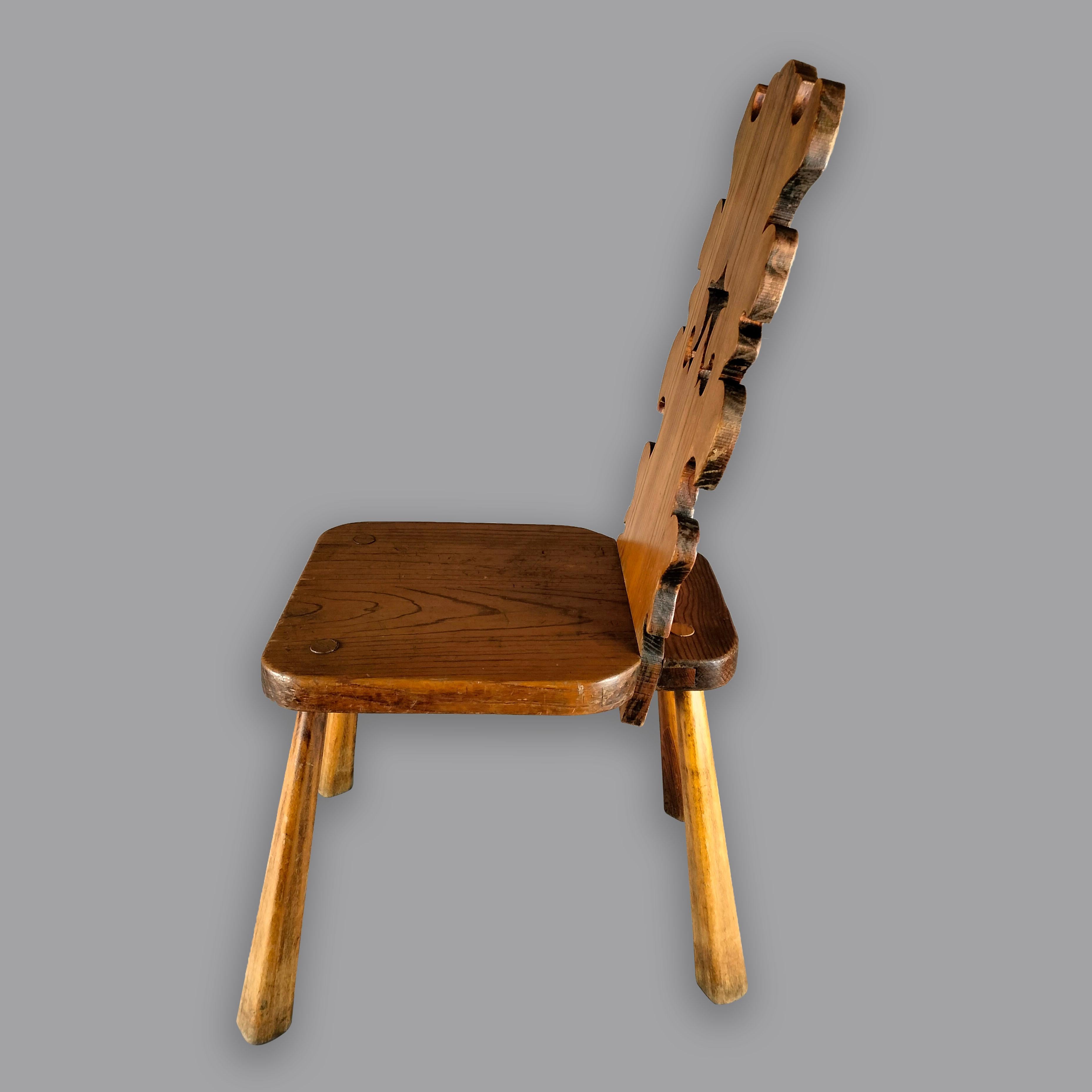 Mid-Century moderno Sedia bassa in Wood intagliato di Don S. Shoemaker in vendita