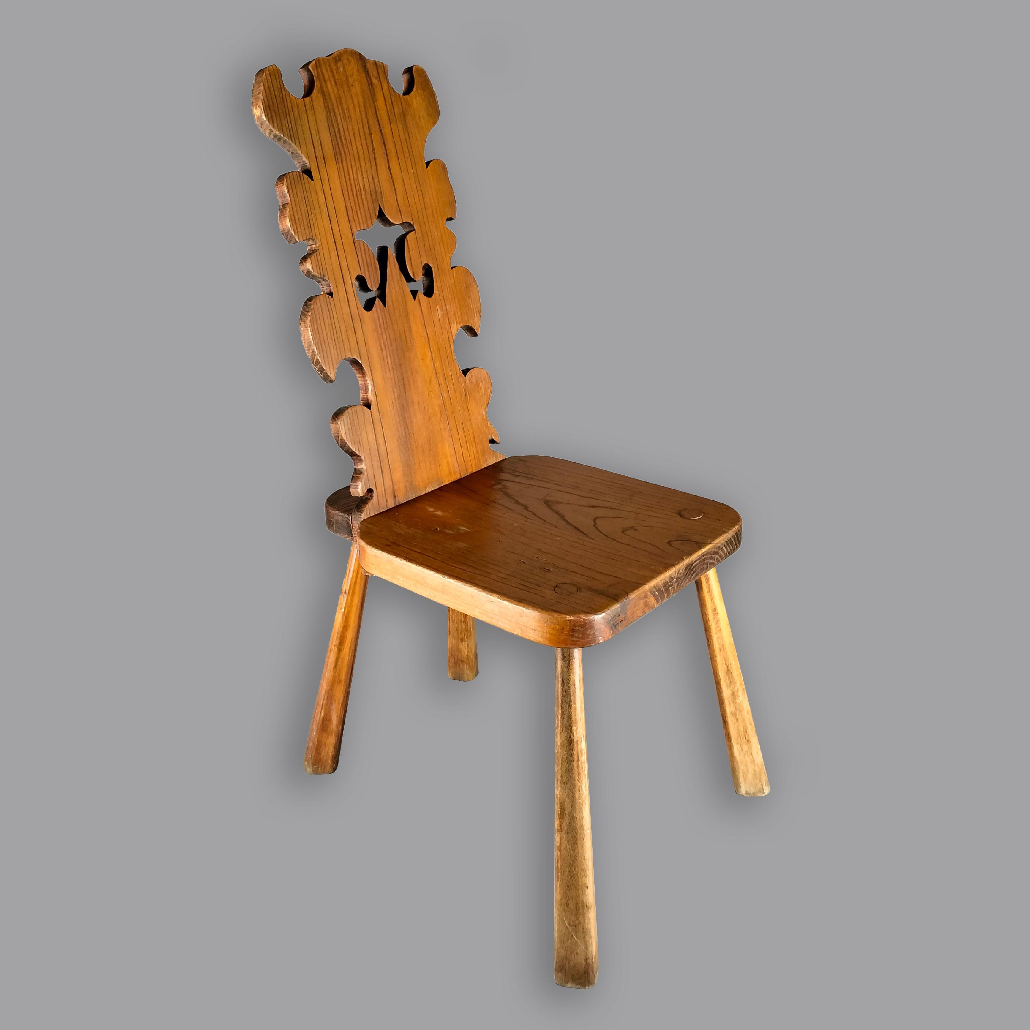 Sedia bassa in Wood intagliato di Don S. Shoemaker In condizioni buone in vendita a Mexico City, MX