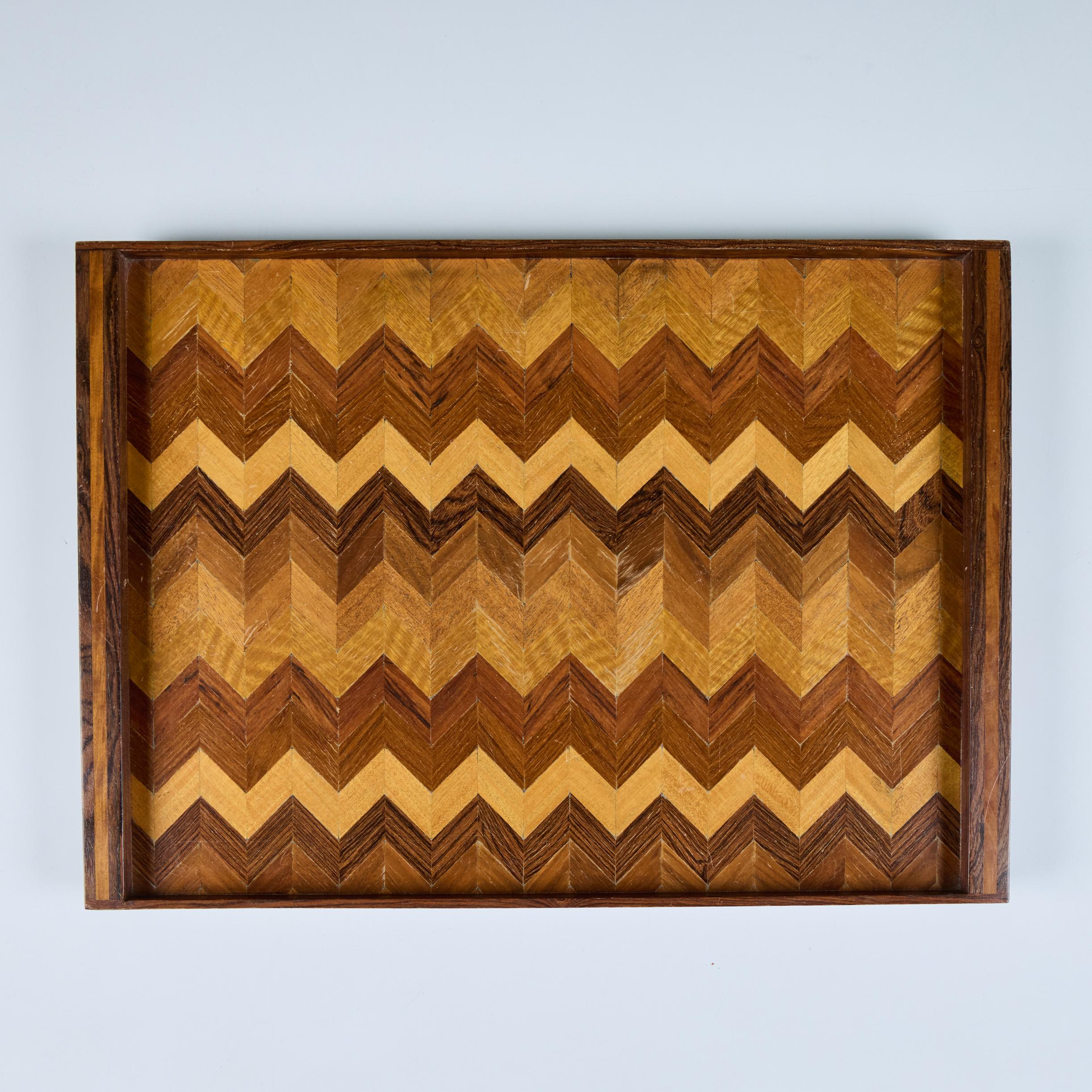 Bandeja decorativa de marquetería Chevron de Don Shoemaker para Señal en venta 4