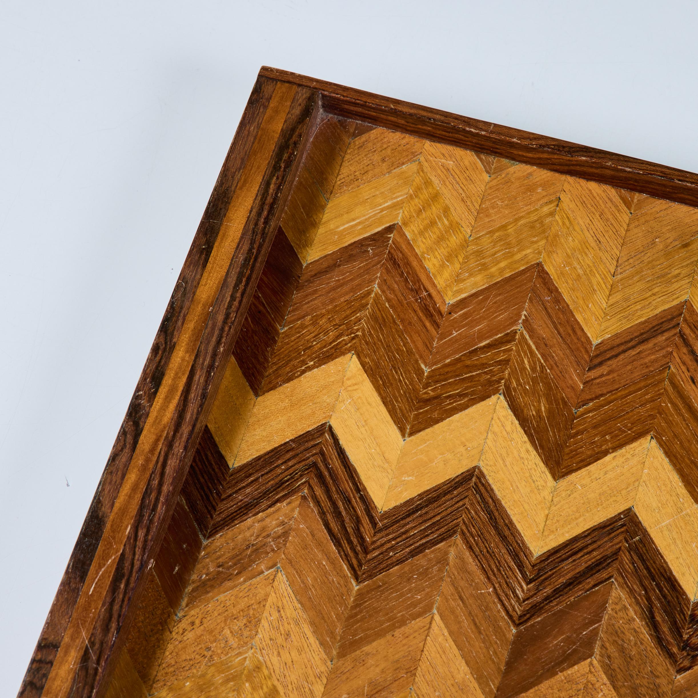 Bandeja decorativa de marquetería Chevron de Don Shoemaker para Señal en venta 7