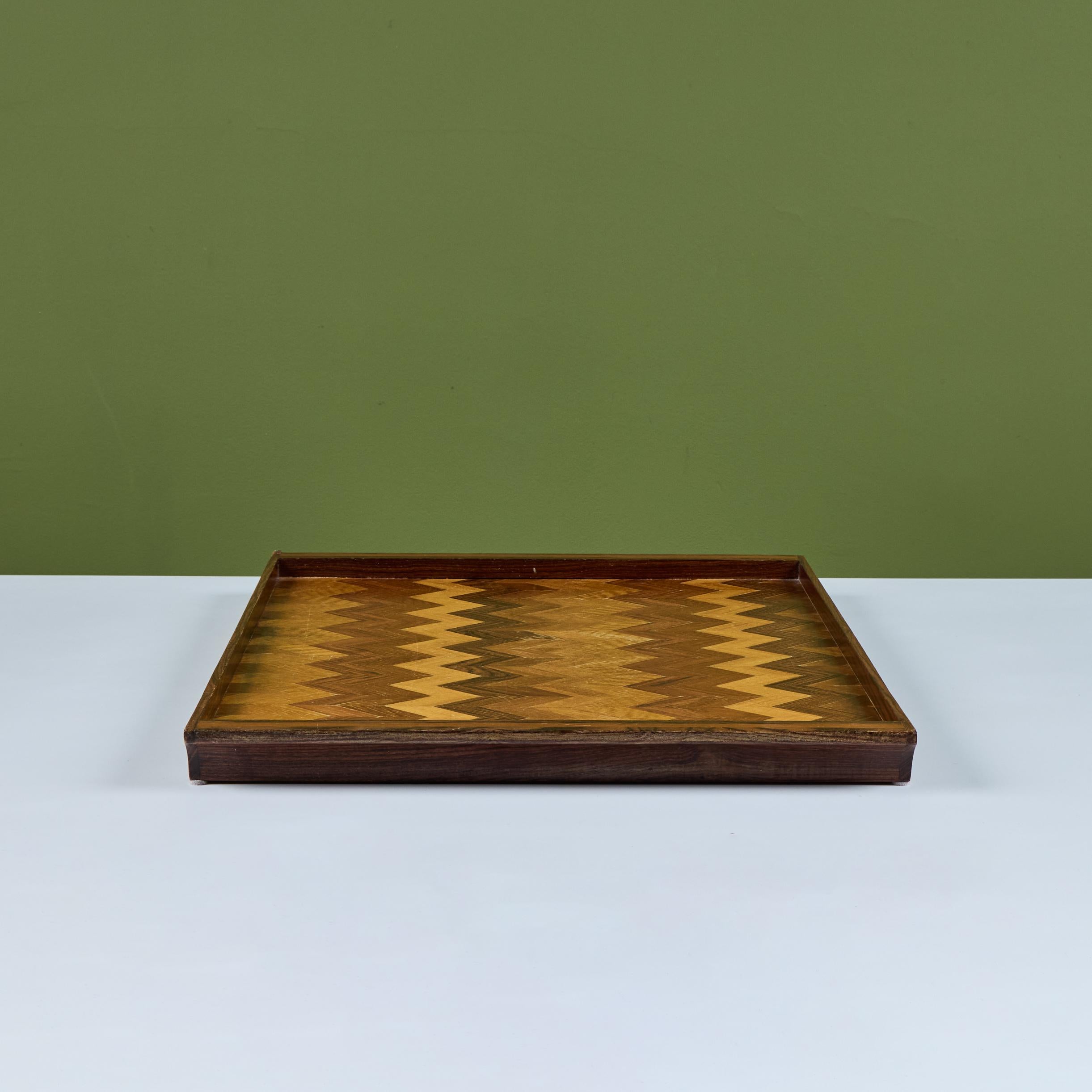 Bandeja decorativa de marquetería Chevron de Don Shoemaker para Señal en Bueno estado para la venta en Los Angeles, CA
