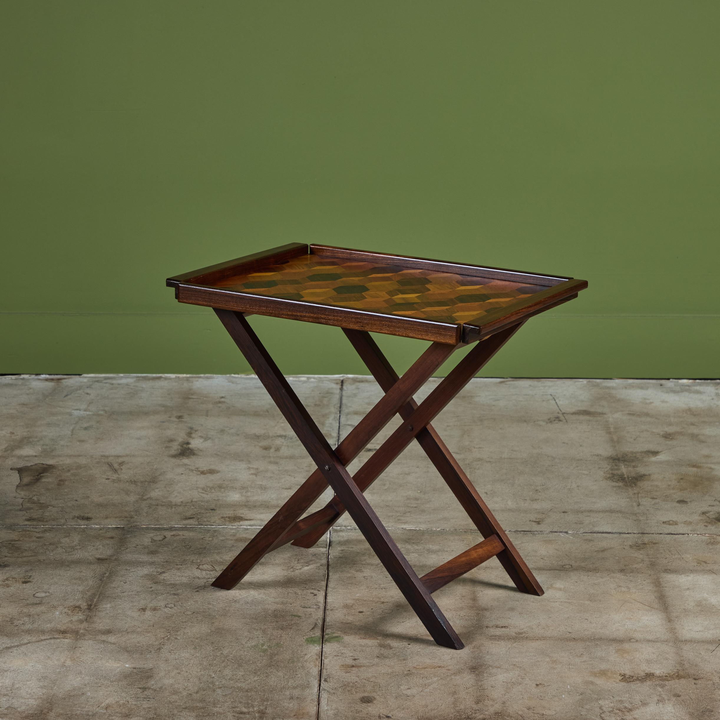 Don Shoemaker para Señal Bandeja de marquetería geométrica con soporte mediados del siglo XX en venta