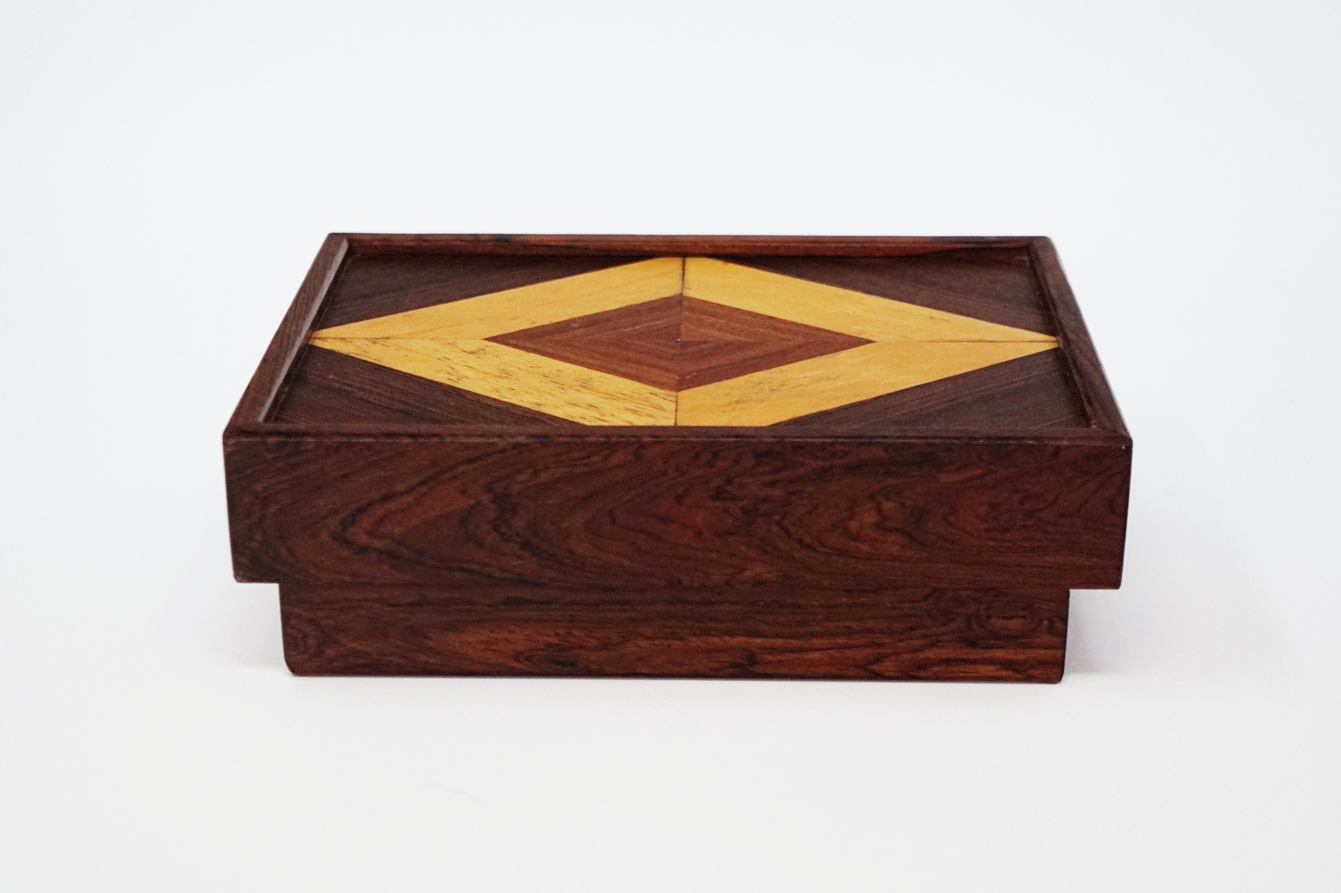 Don Shoemaker for Senal S.A. Cocobolo Rosewood Lidded Catch-All Box, Signed In Excellent Condition In Los Angeles, CA